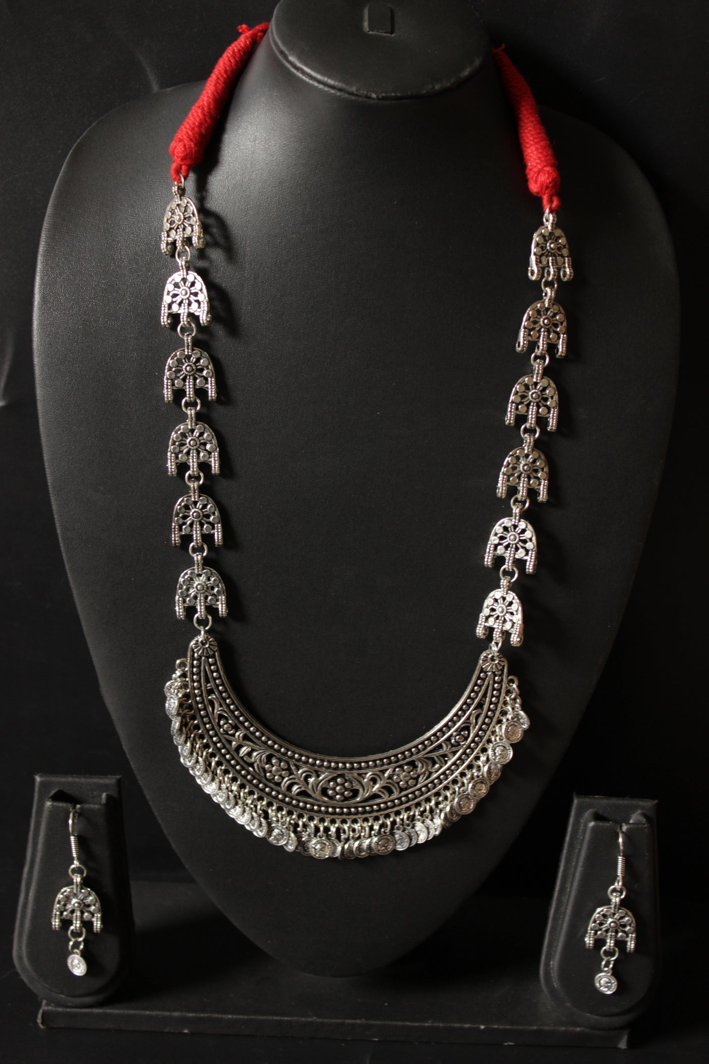 Long Chain Half Moon Shape Pendant Necklace Set With Thread Closure