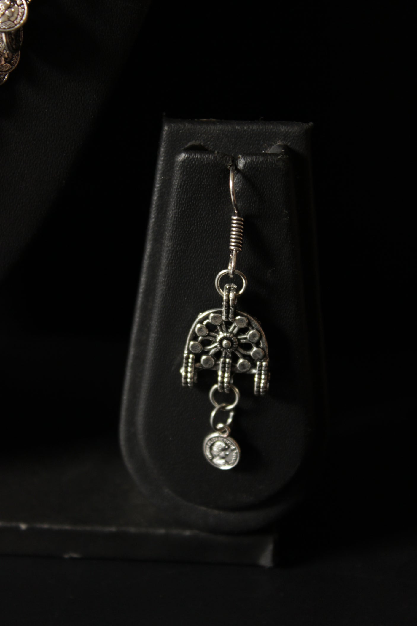 Long Chain Half Moon Shape Pendant Necklace Set With Thread Closure