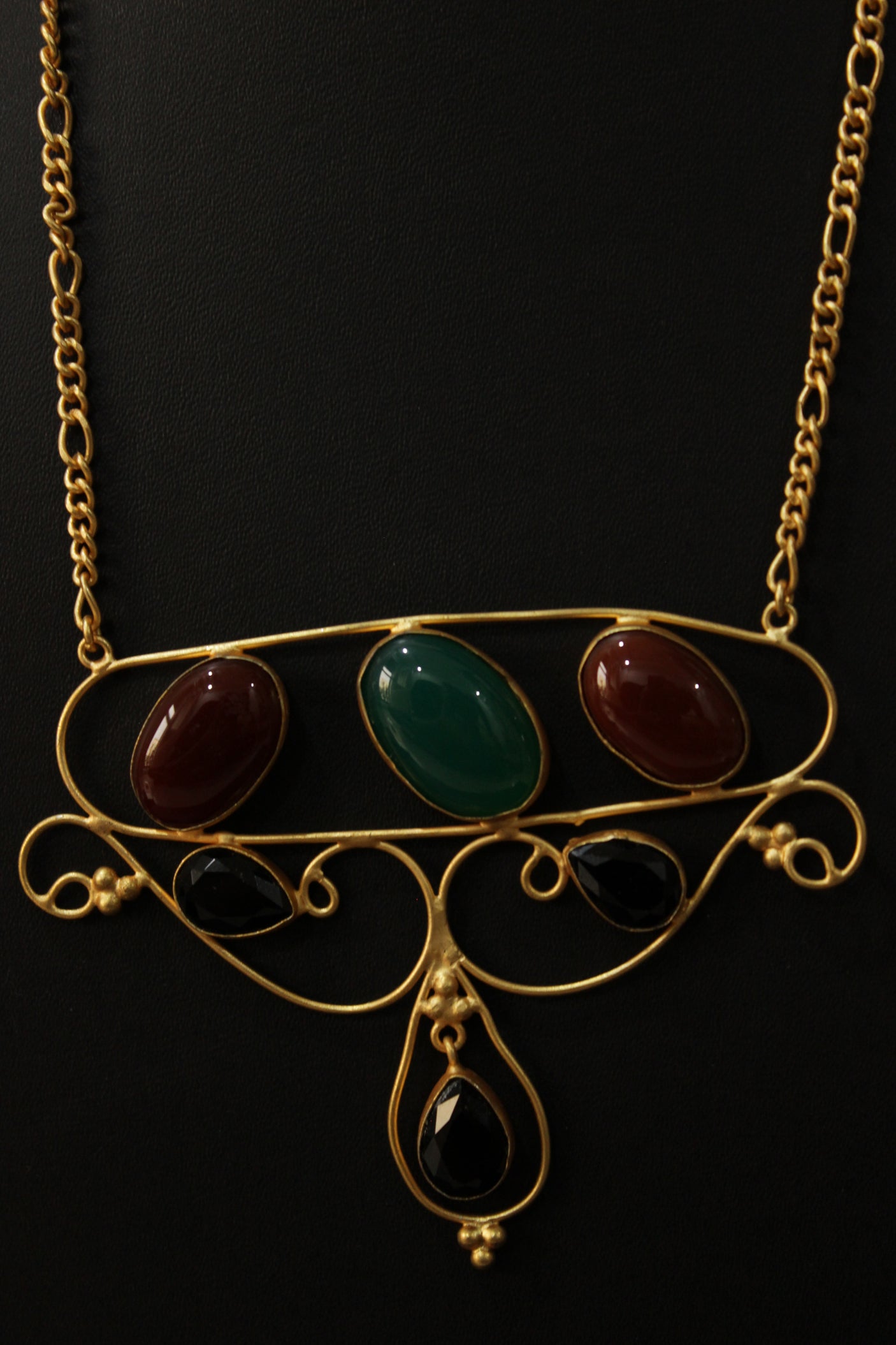 Green Onyx and Red Onyx Natural Gemstone Embedded Gold Plated Necklace