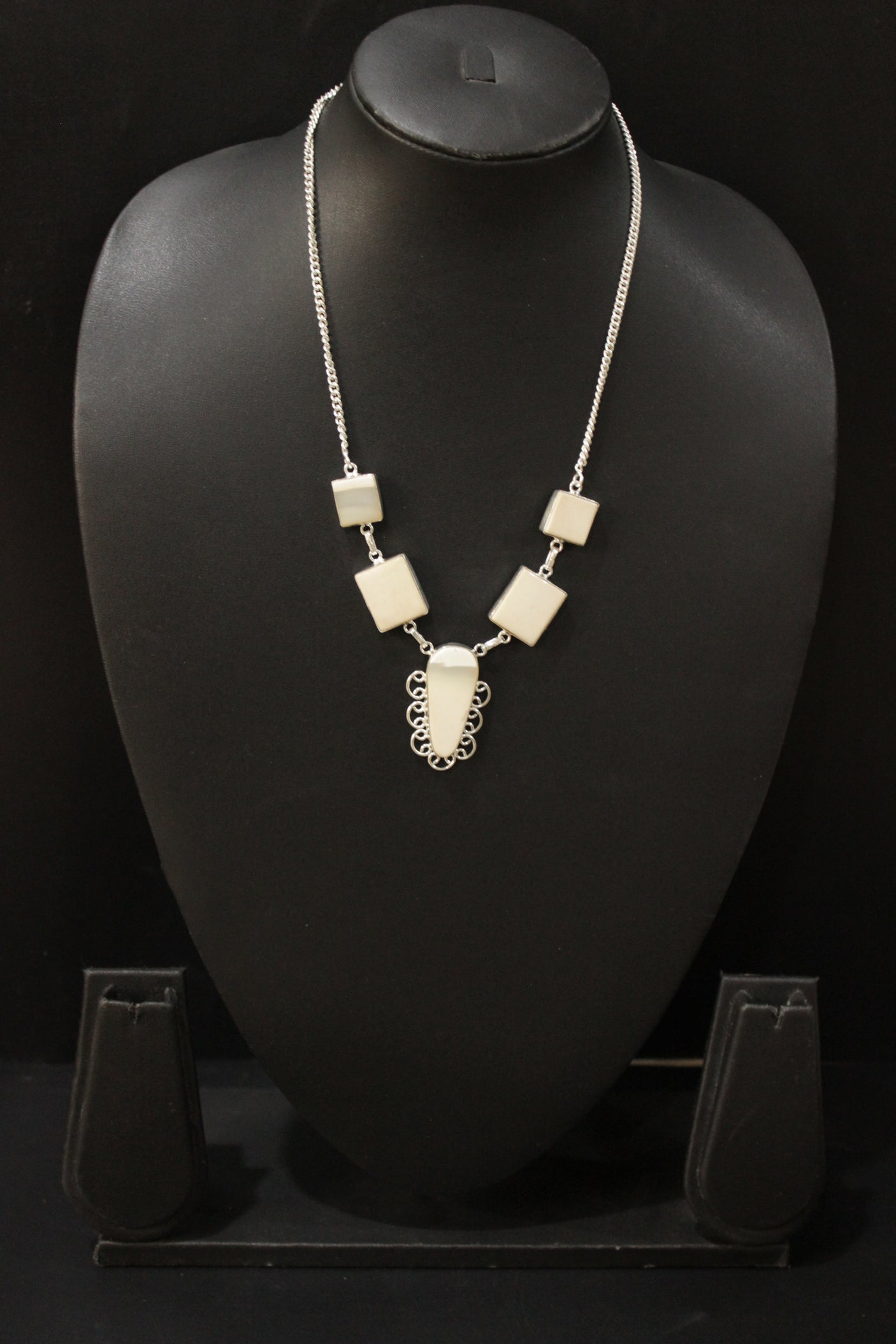 Dendrite Agate Natural Gemstone Embedded Silver Plated Necklace