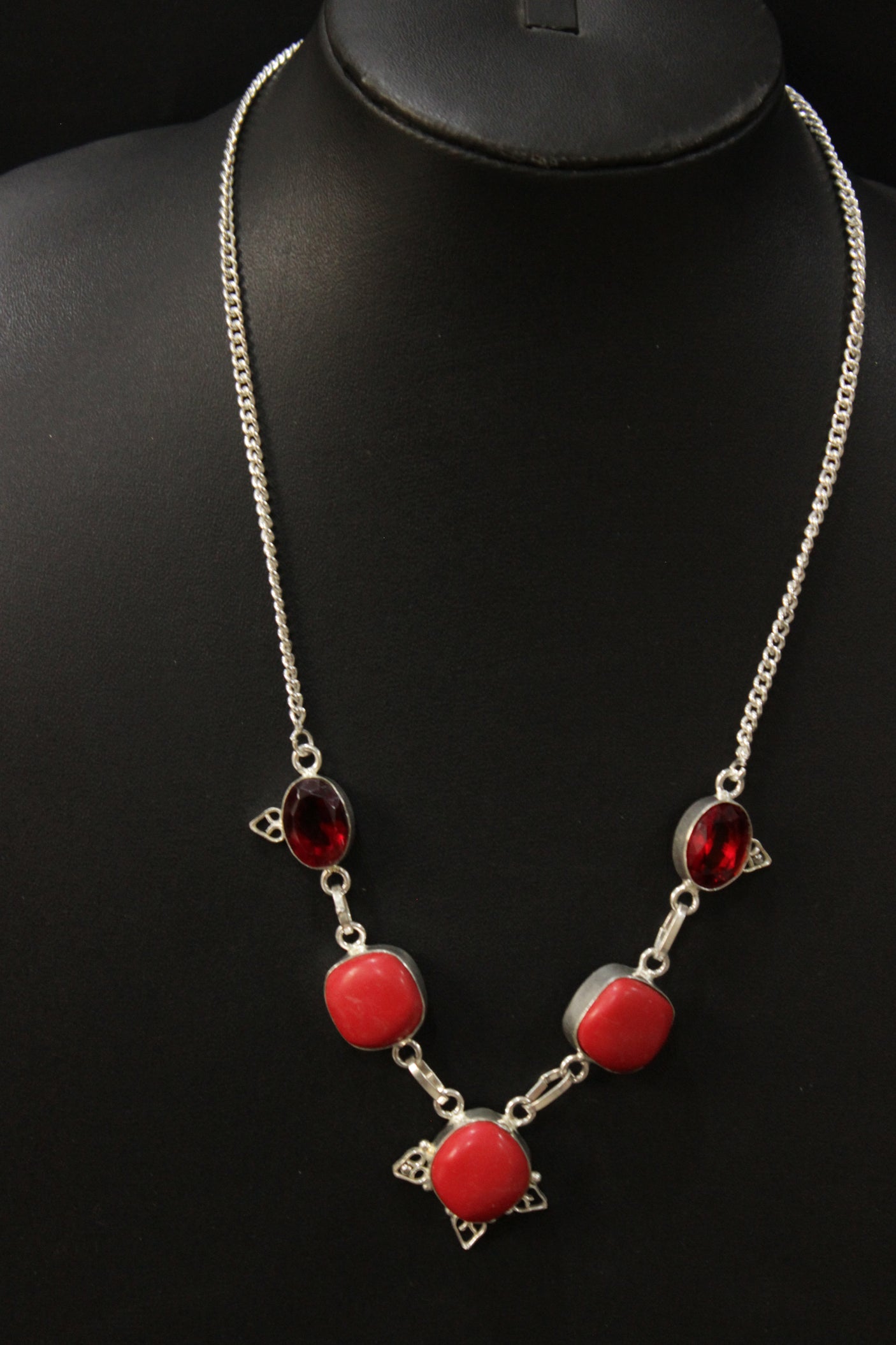 Red Coral Garnet Quartz Gemstone Embedded Silver Plated Necklace
