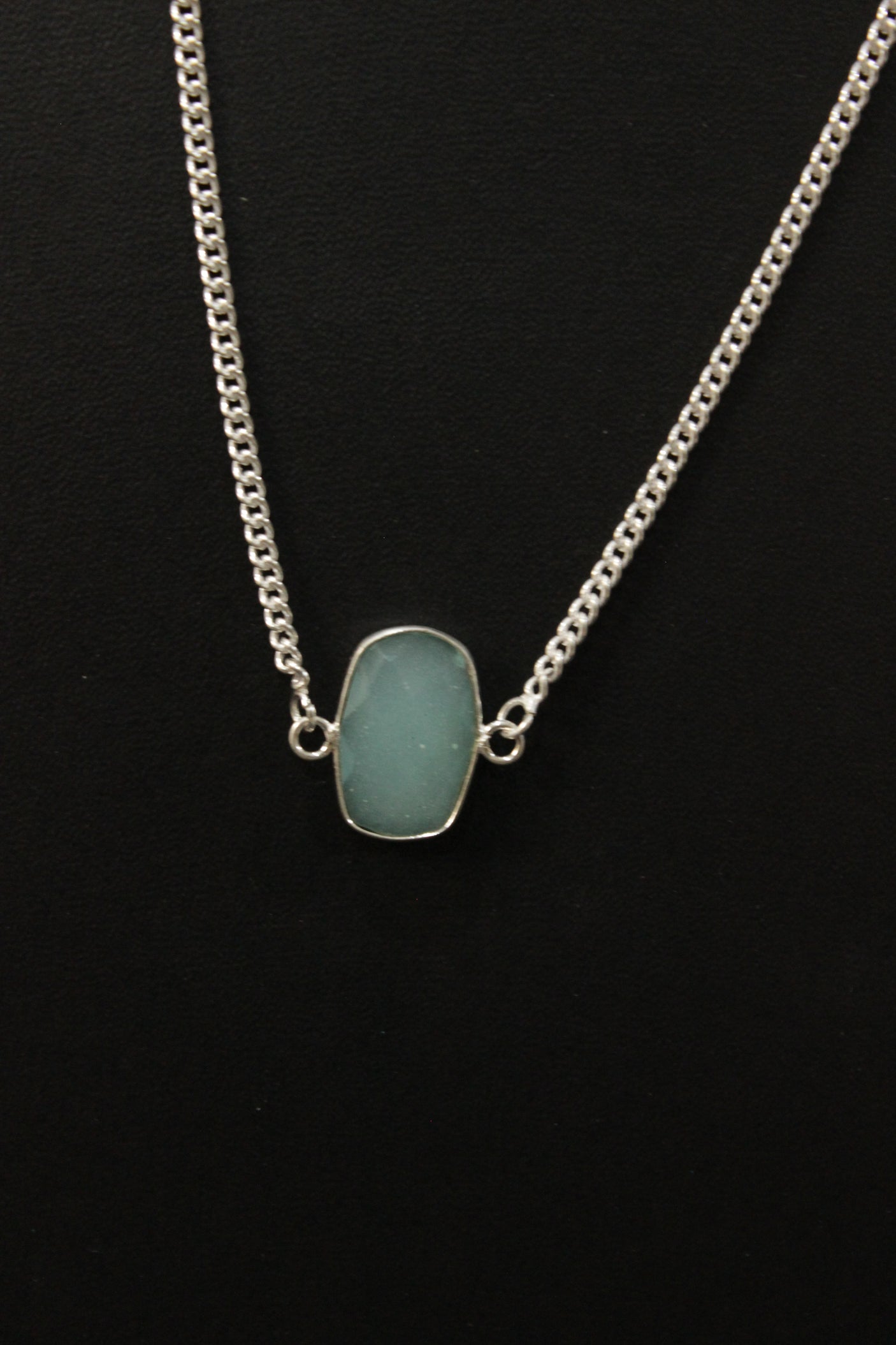 Green Chalcedony Cut Natural Gemstone Embedded Silver Plated Necklace