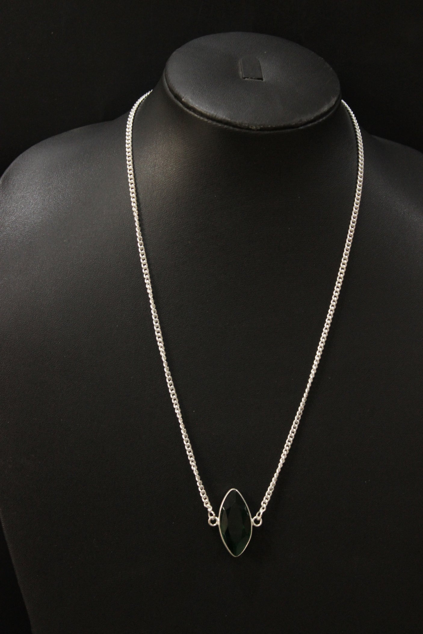 Chrome Diopside Cut Natural Gemstone Embedded Silver Plated Necklace