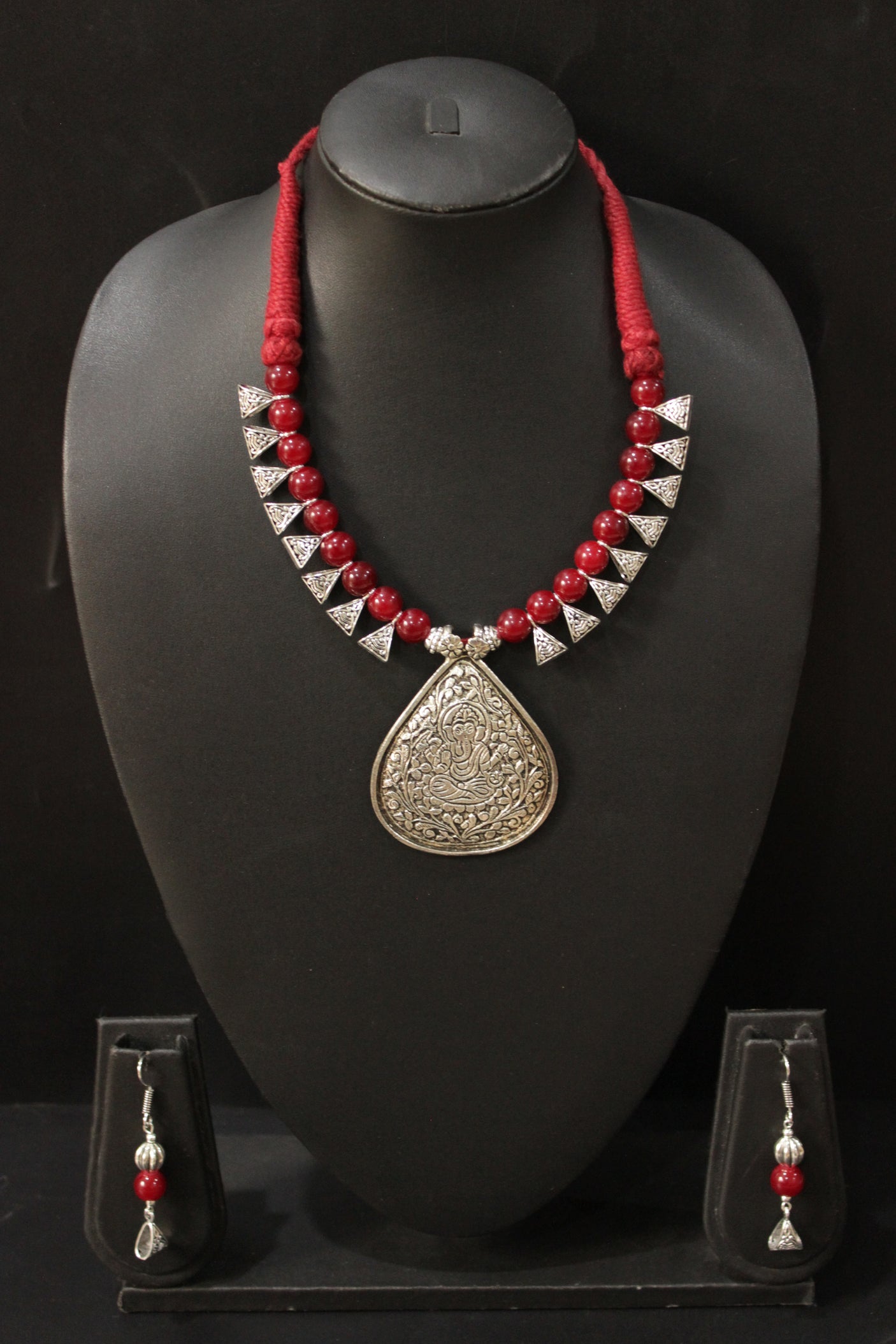 Red Glass Beads Ganesha Motif Metal Ethnic Handmade Necklace Set