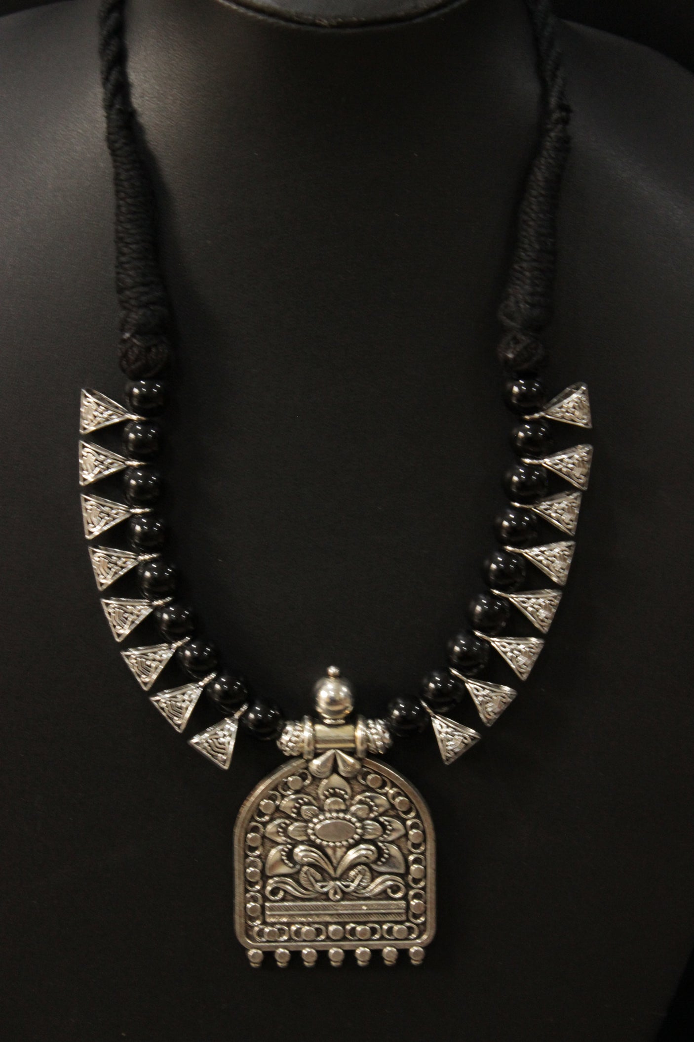 Stringed Glass Beads and Charms Statement Flower Motif Metal Pendant Necklace Set