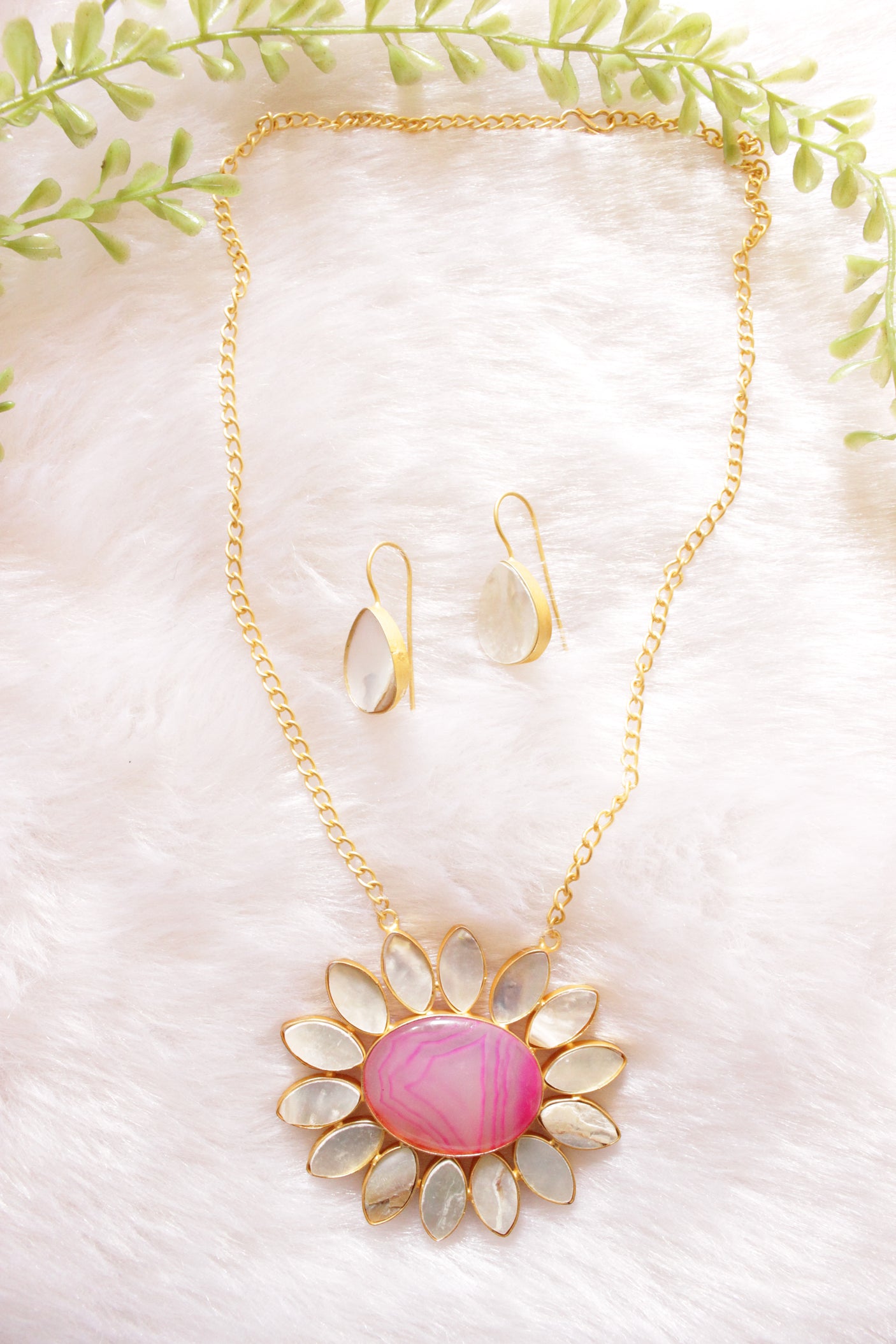 Pink Center Stone Natural Gemstones Embedded Flower Shape Statement Pendant Gold Finish Chain Necklace Set
