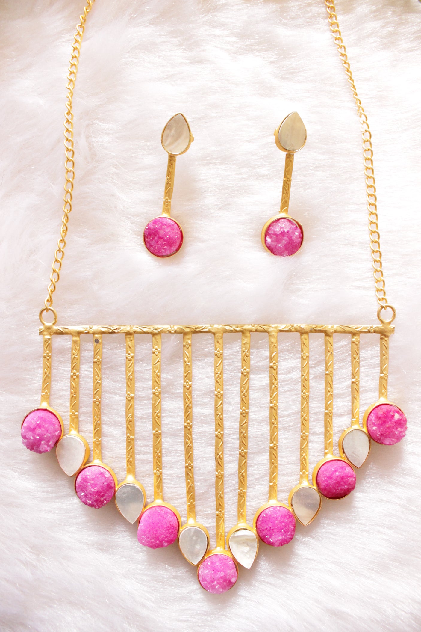 Pink & White Raw Natural Gemstones Embedded Gold Finish Wedding Bar Necklace Set