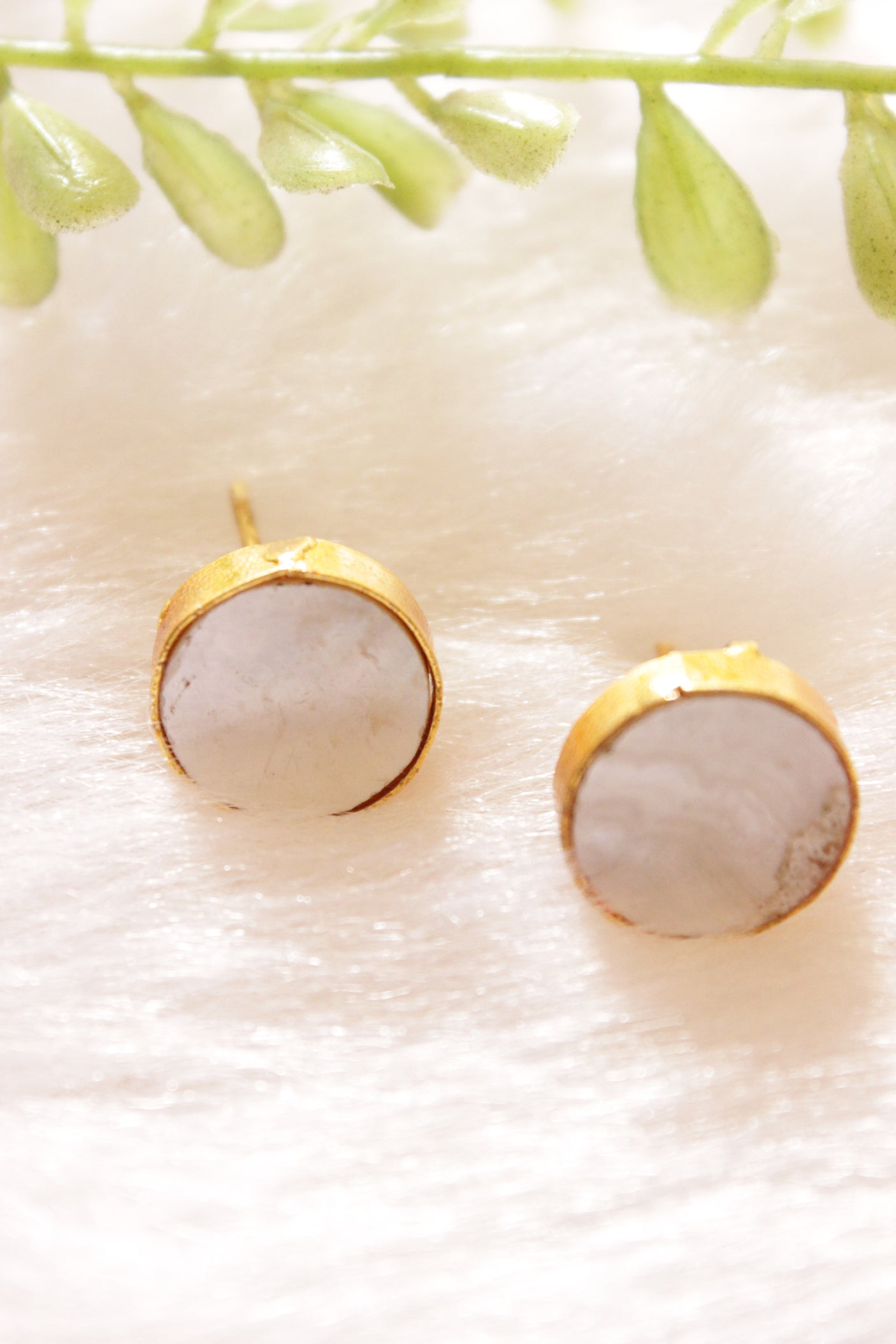 Sea Blue and Ivory Raw Natural Gemstones Embedded Necklace Set with Stud Earrings