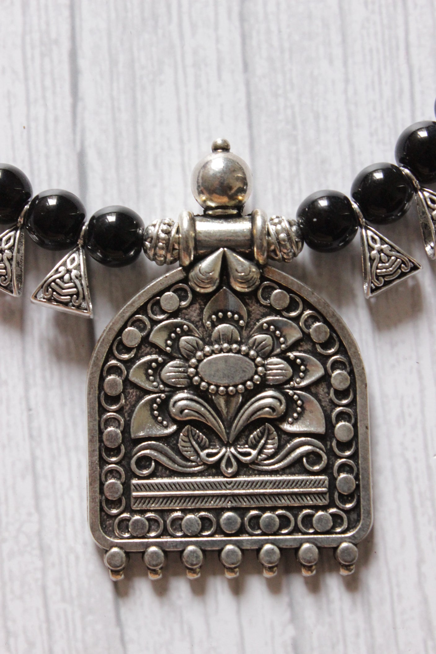 Stringed Glass Beads and Charms Statement Flower Motif Metal Pendant Necklace Set