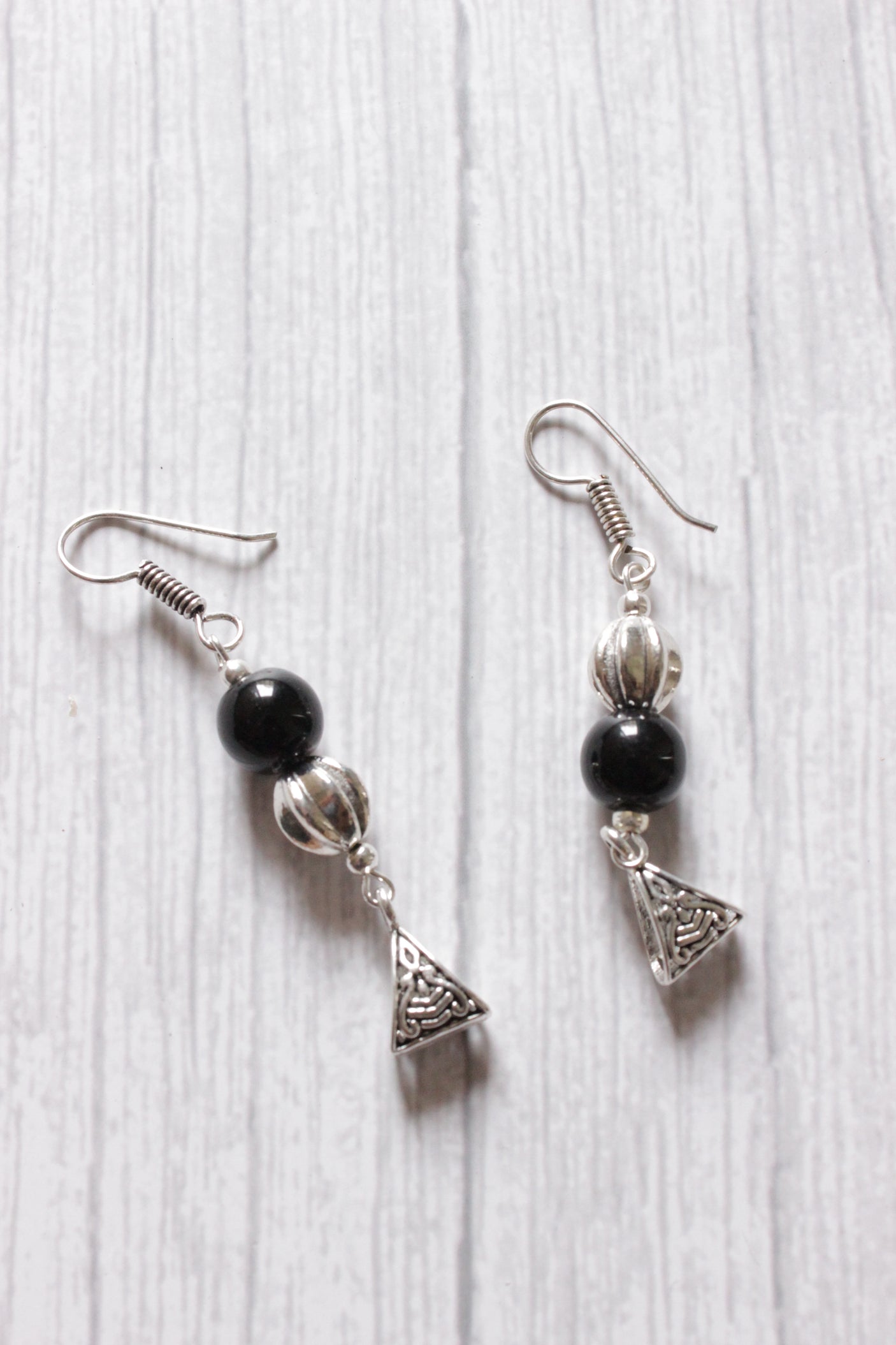 Stringed Glass Beads and Charms Statement Flower Motif Metal Pendant Necklace Set