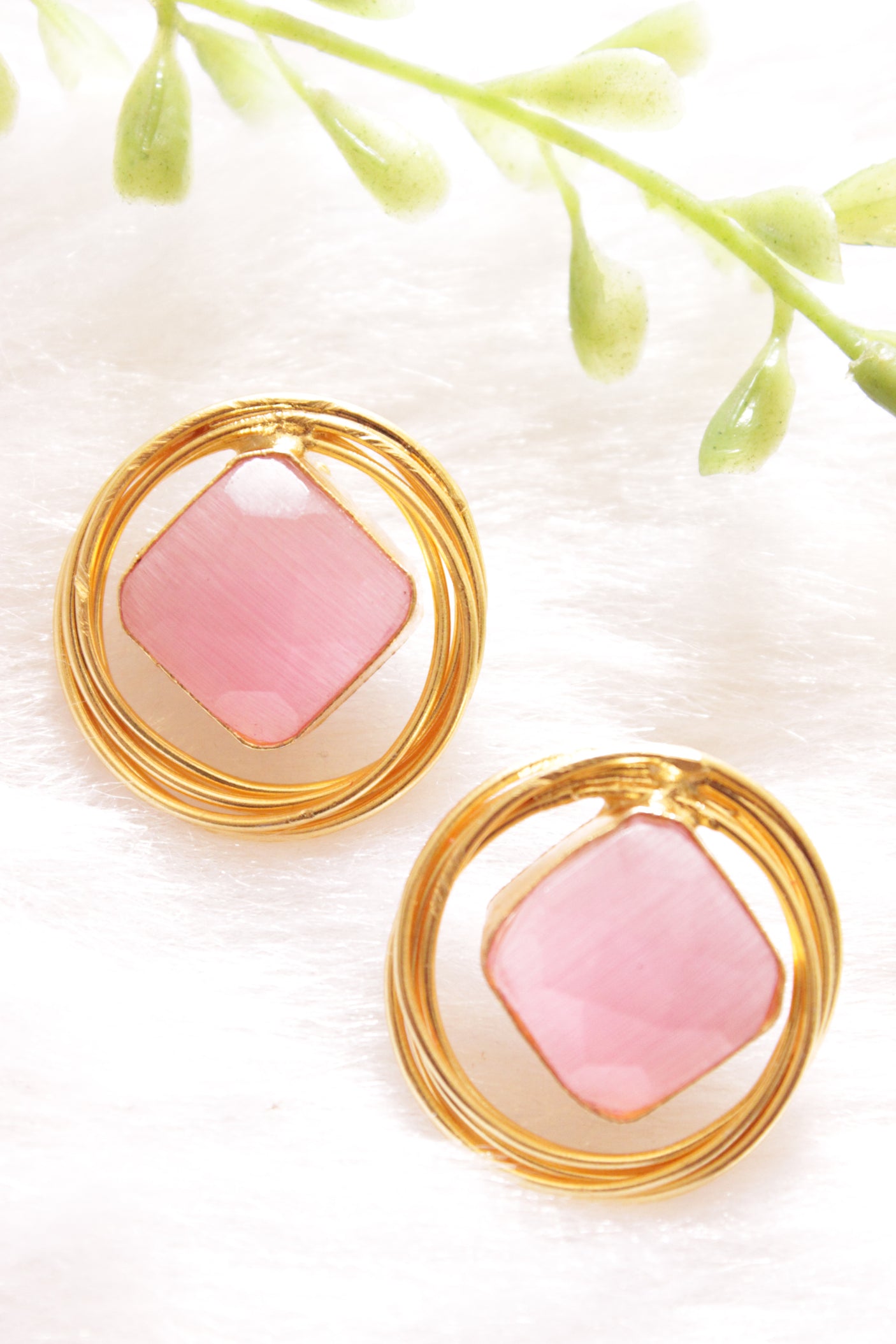 Soft Pink Raw Natural Gemstones Embedded Gold Finish Chain Necklace Set