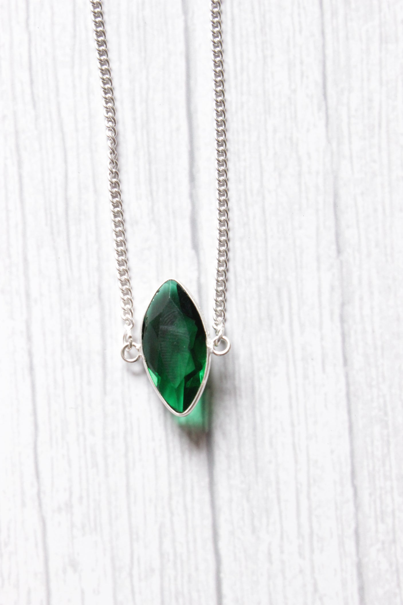 Chrome Diopside Cut Natural Gemstone Embedded Silver Plated Necklace