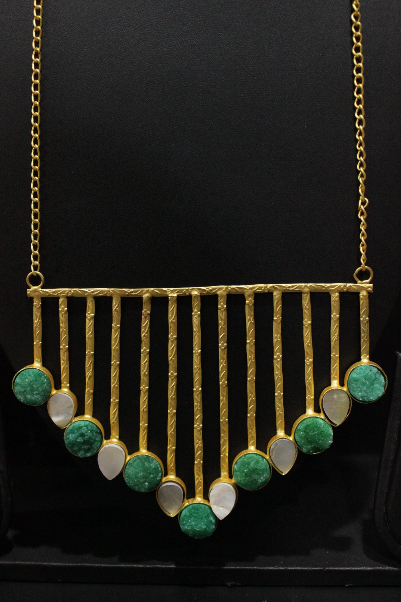 Sea Green & White Raw Natural Gemstones Embedded Gold Finish Wedding Bar Necklace Set
