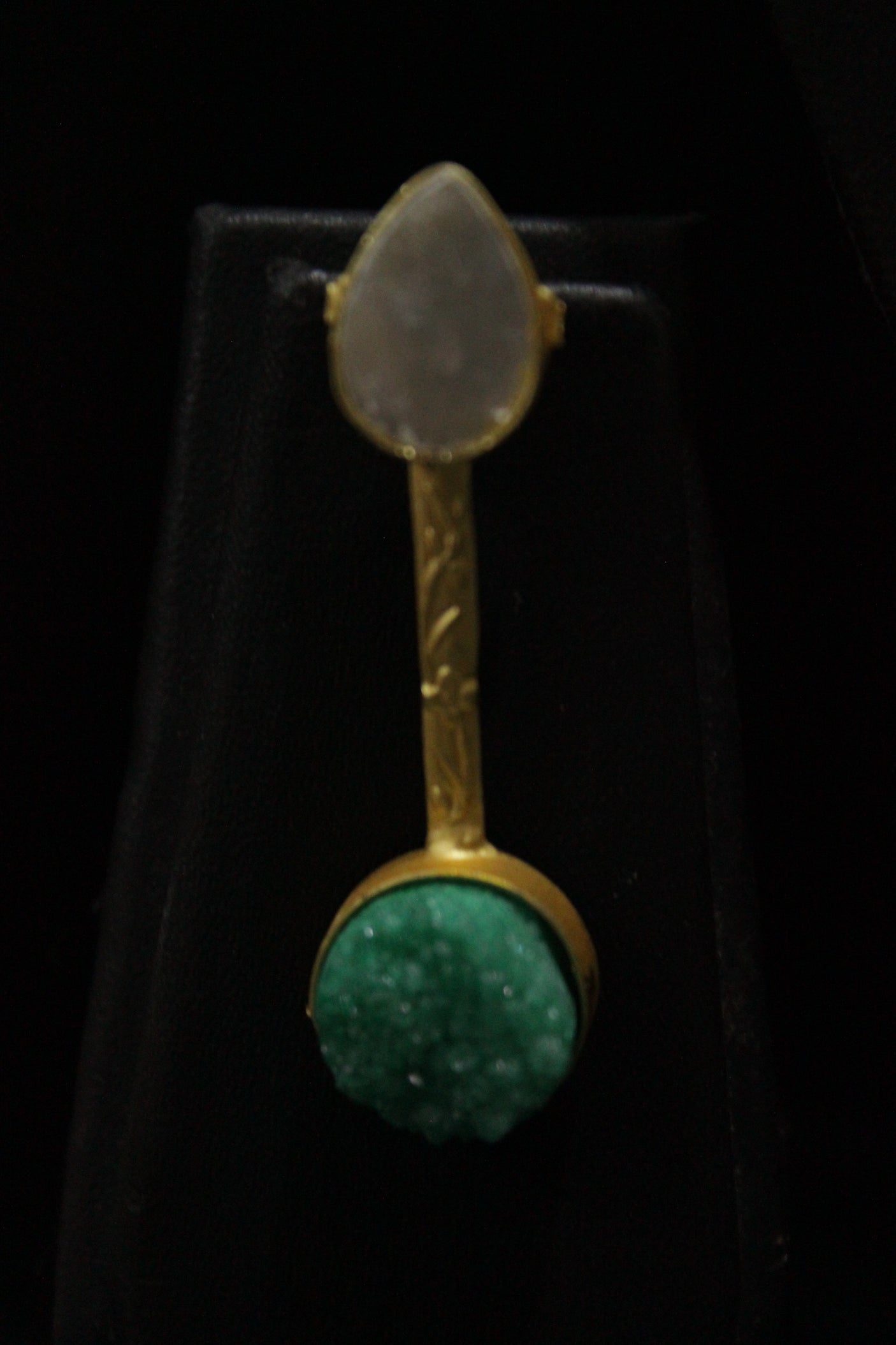 Sea Green & White Raw Natural Gemstones Embedded Gold Finish Wedding Bar Necklace Set