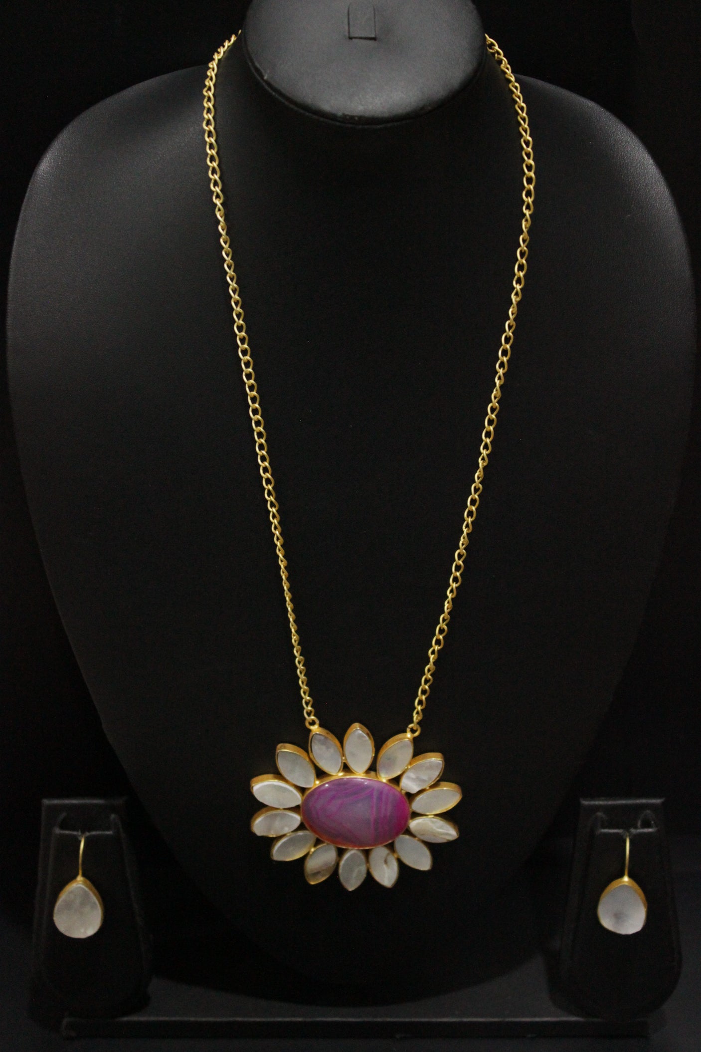Pink Center Stone Natural Gemstones Embedded Flower Shape Statement Pendant Gold Finish Chain Necklace Set