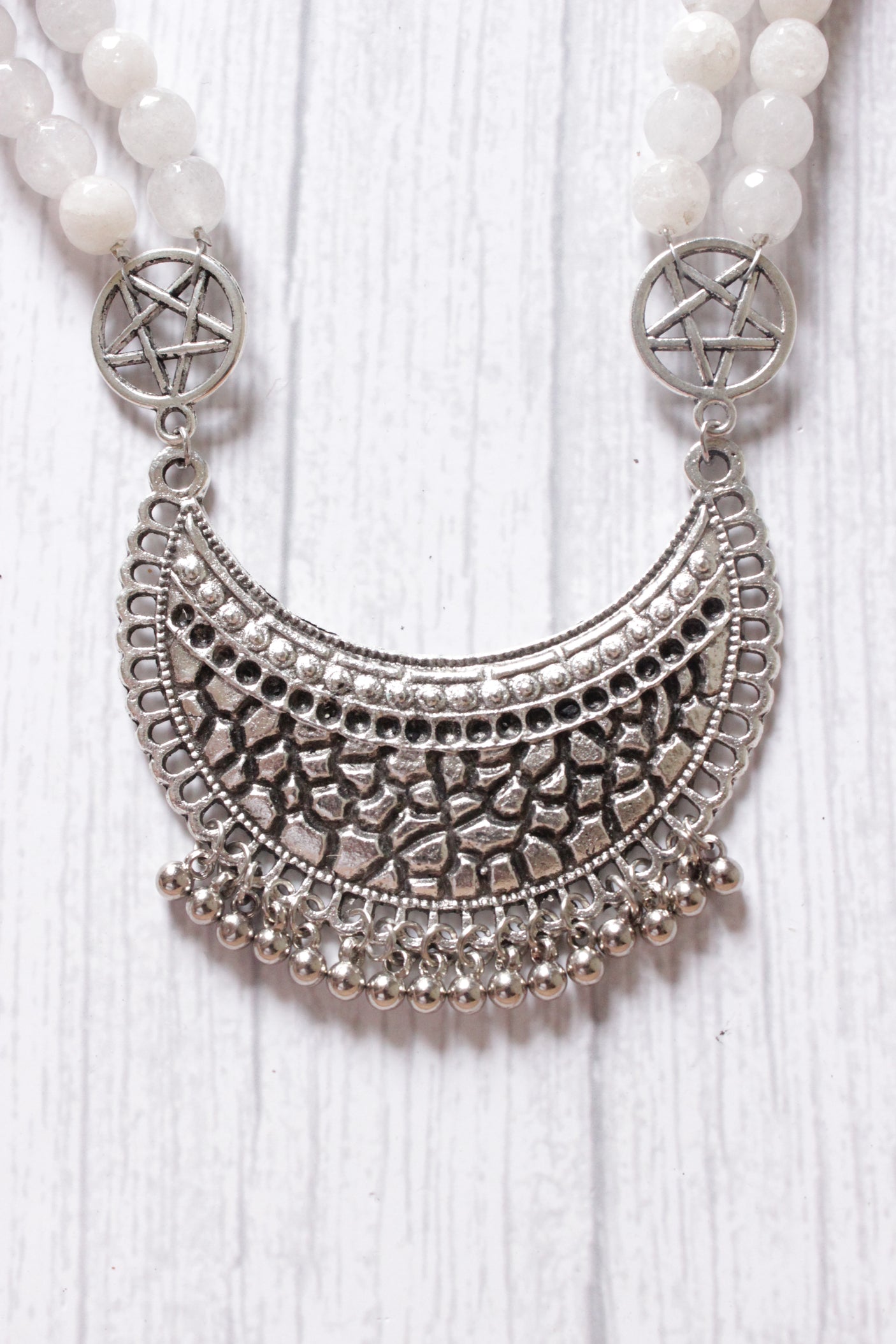 Intricately Detailed Silver Finish Metal Pendant Jade Beads Necklace Set