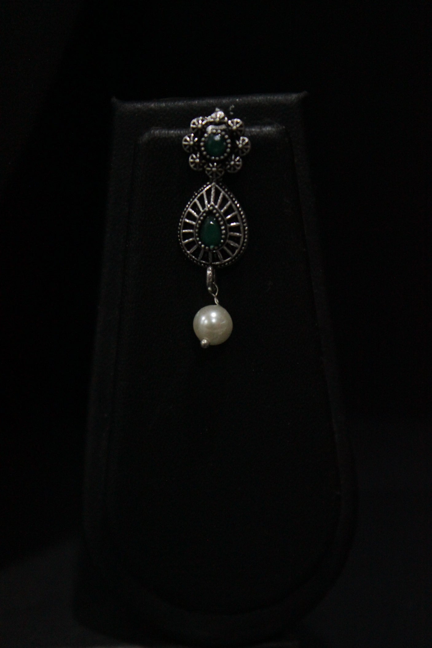 Green Stones Embedded Oxidised Silver Finish Chain Necklace Set