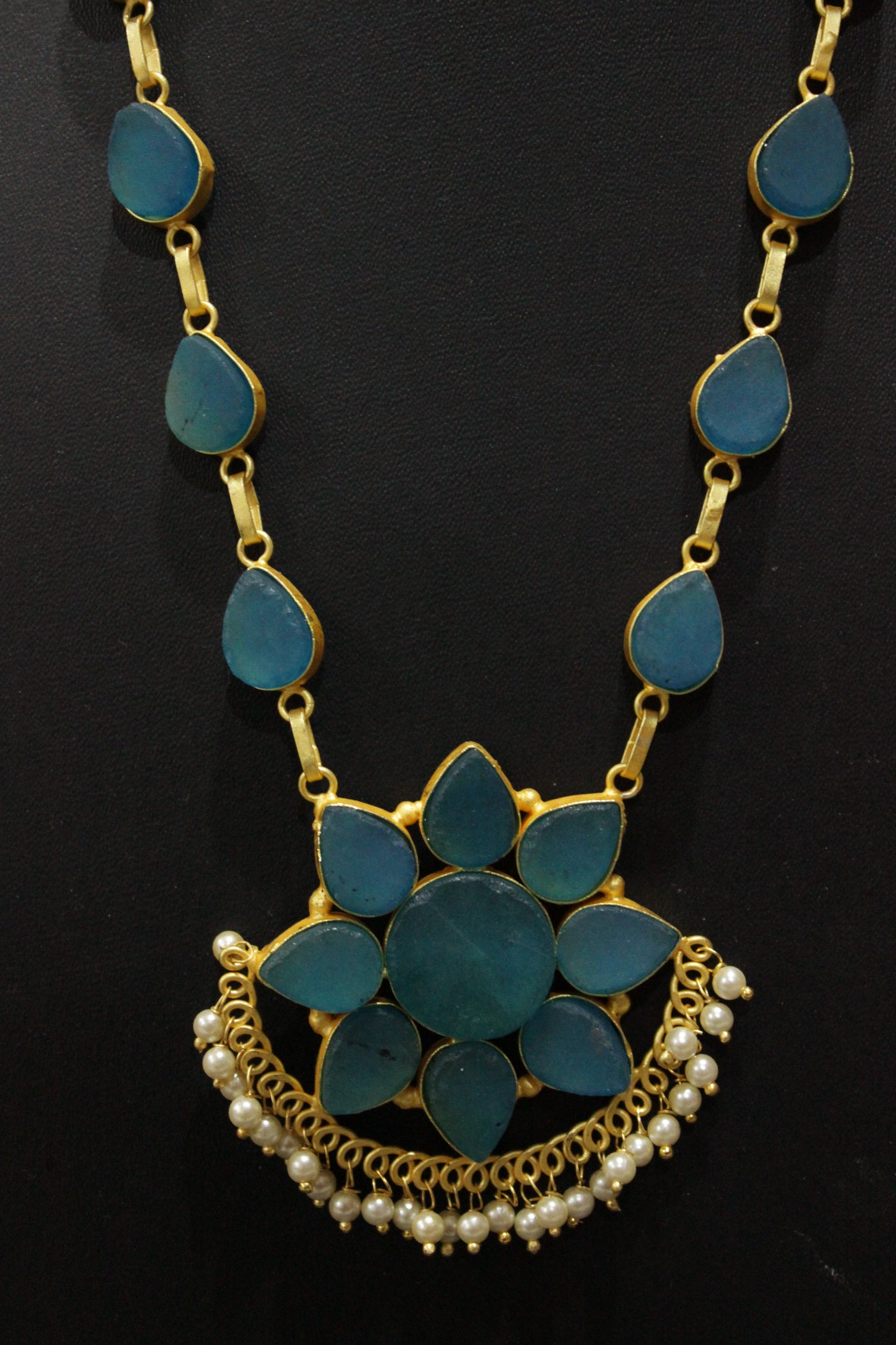 Sky Blue Raw Natural Glass Stones Embedded Gold Toned Adjustable Length Necklace Set