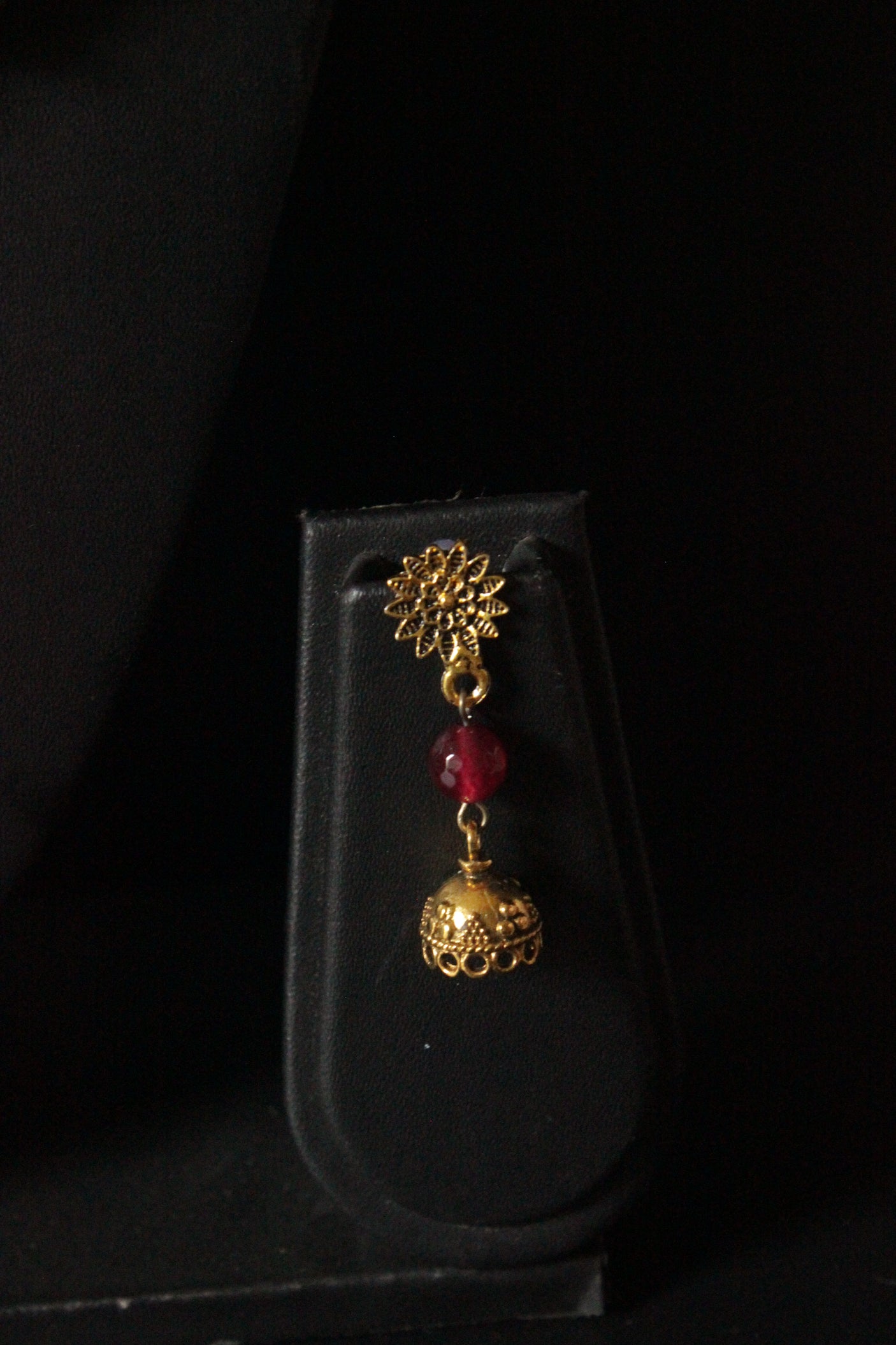 Red Jade Beads Antique Gold Finish Necklace Set