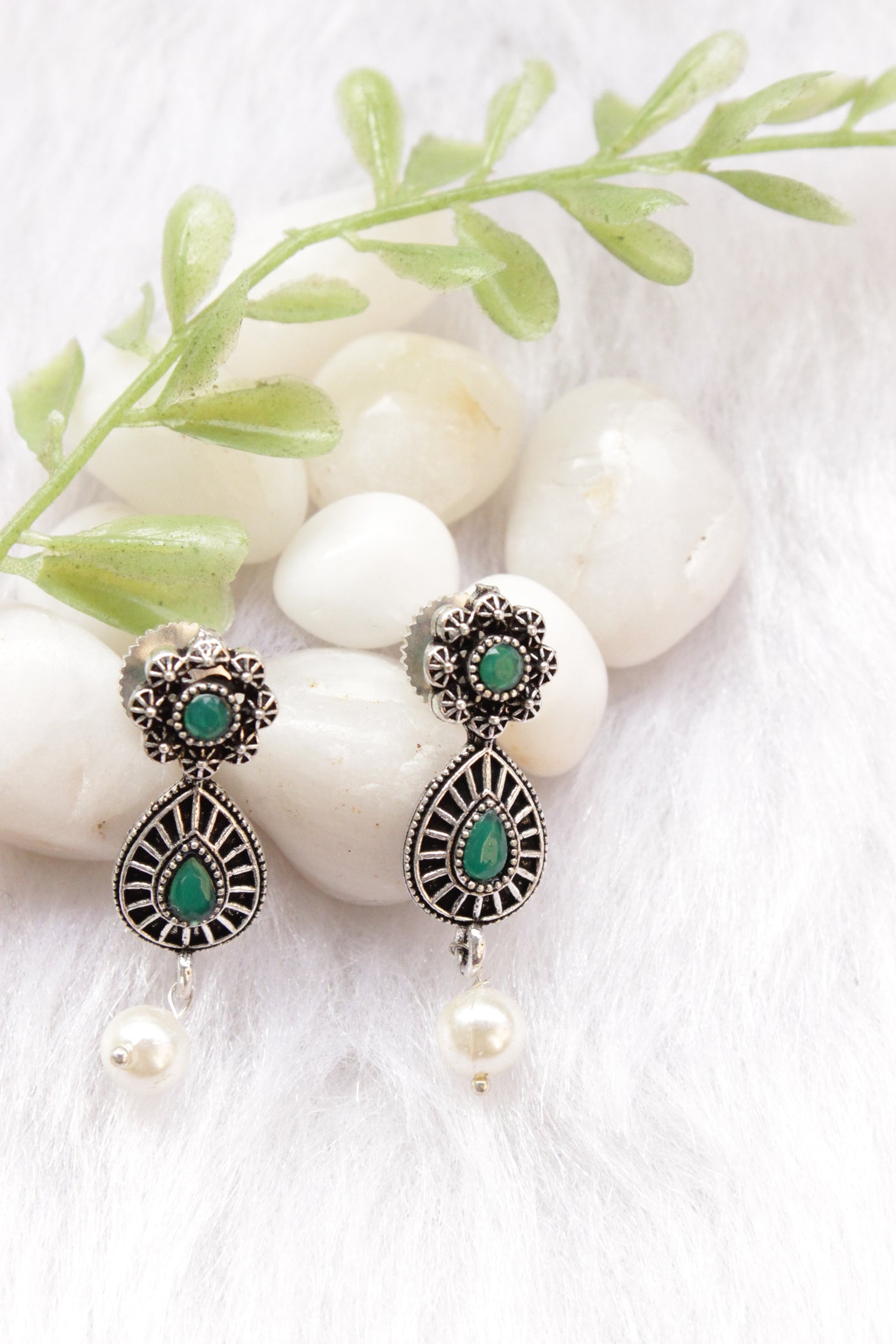 Green Stones Embedded Oxidised Silver Finish Chain Necklace Set