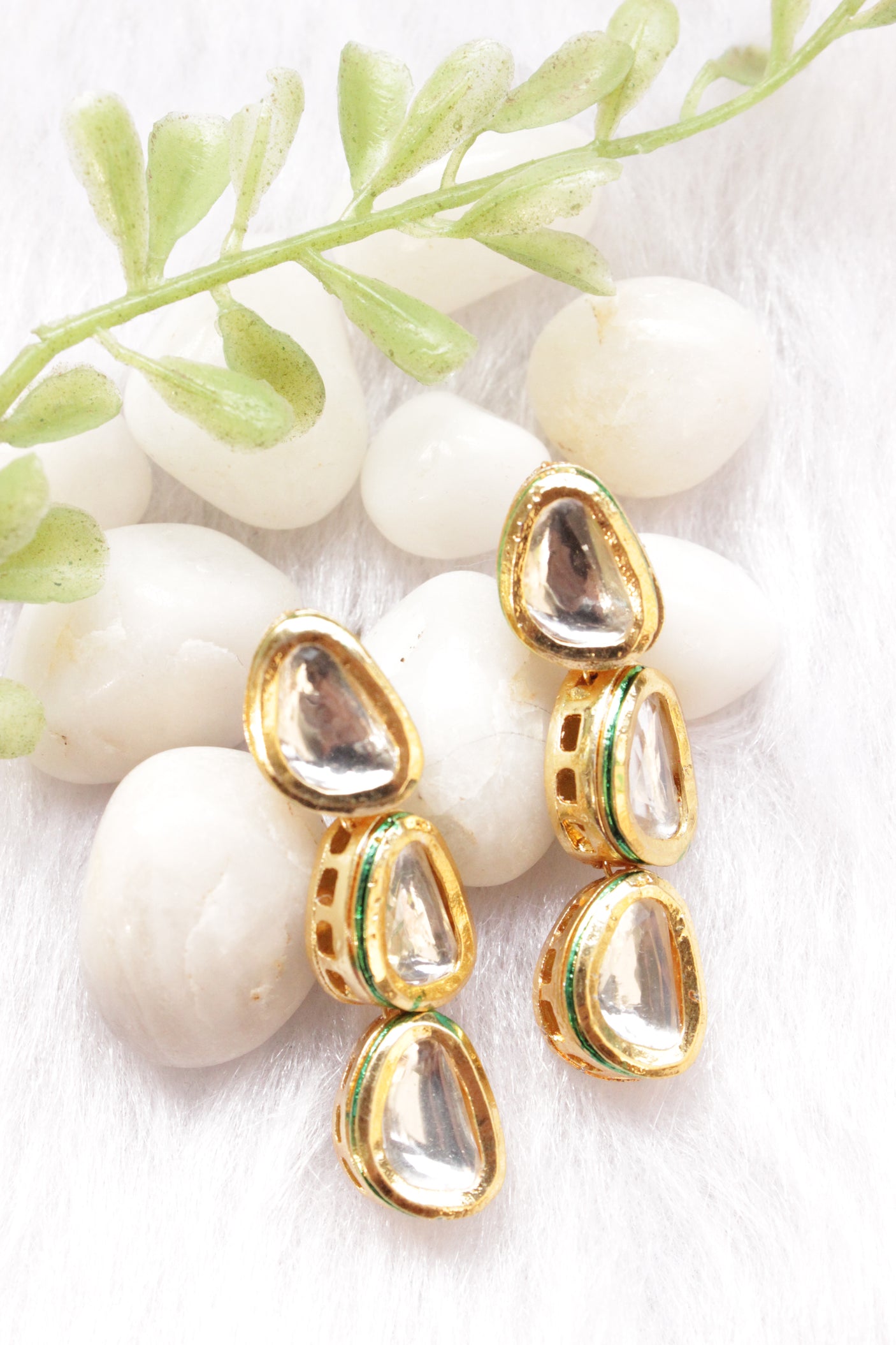 Tear Drop Shaped Kundan Stones Embedded Gold Finish Necklace Set