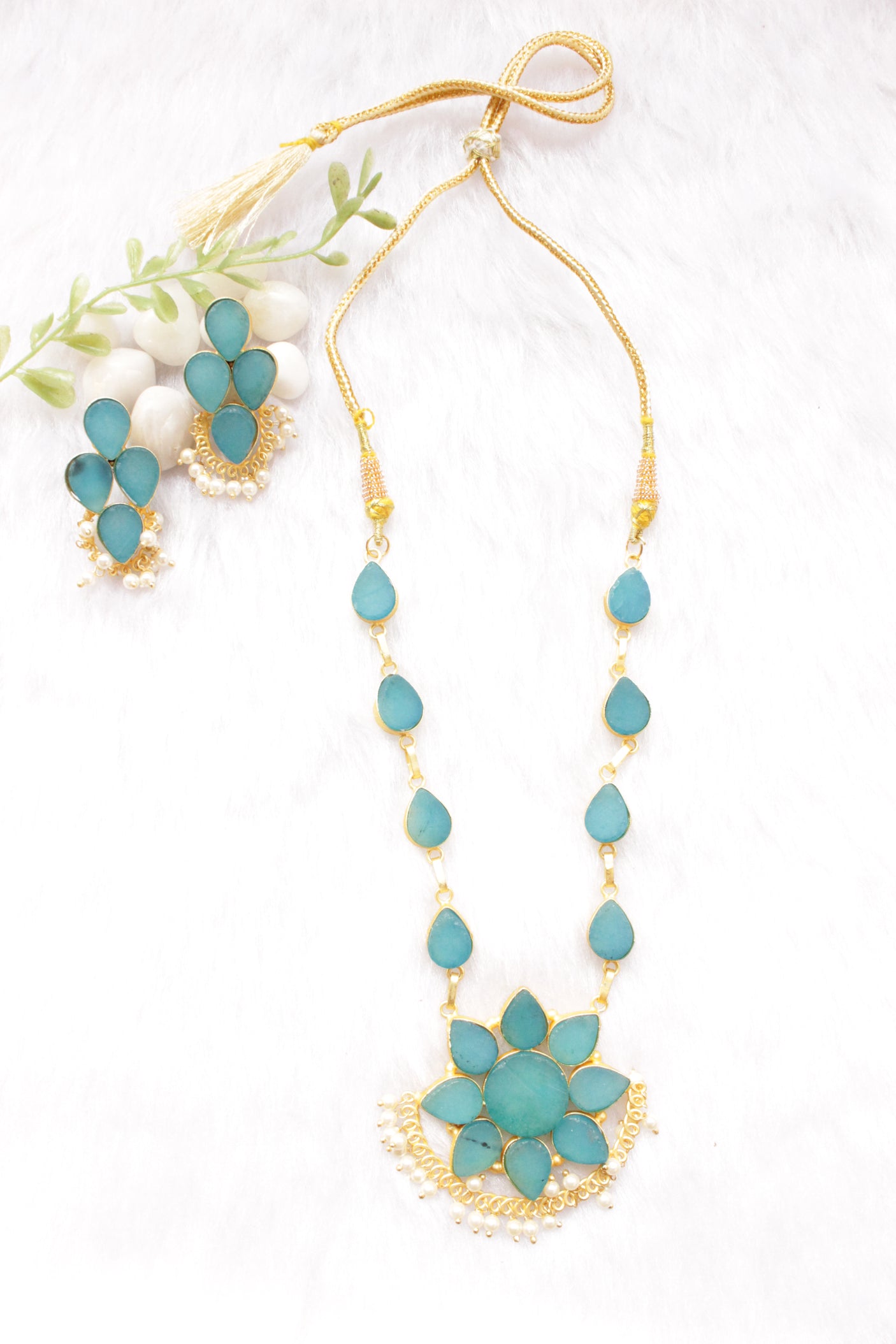 Sky Blue Raw Natural Glass Stones Embedded Gold Toned Adjustable Length Necklace Set