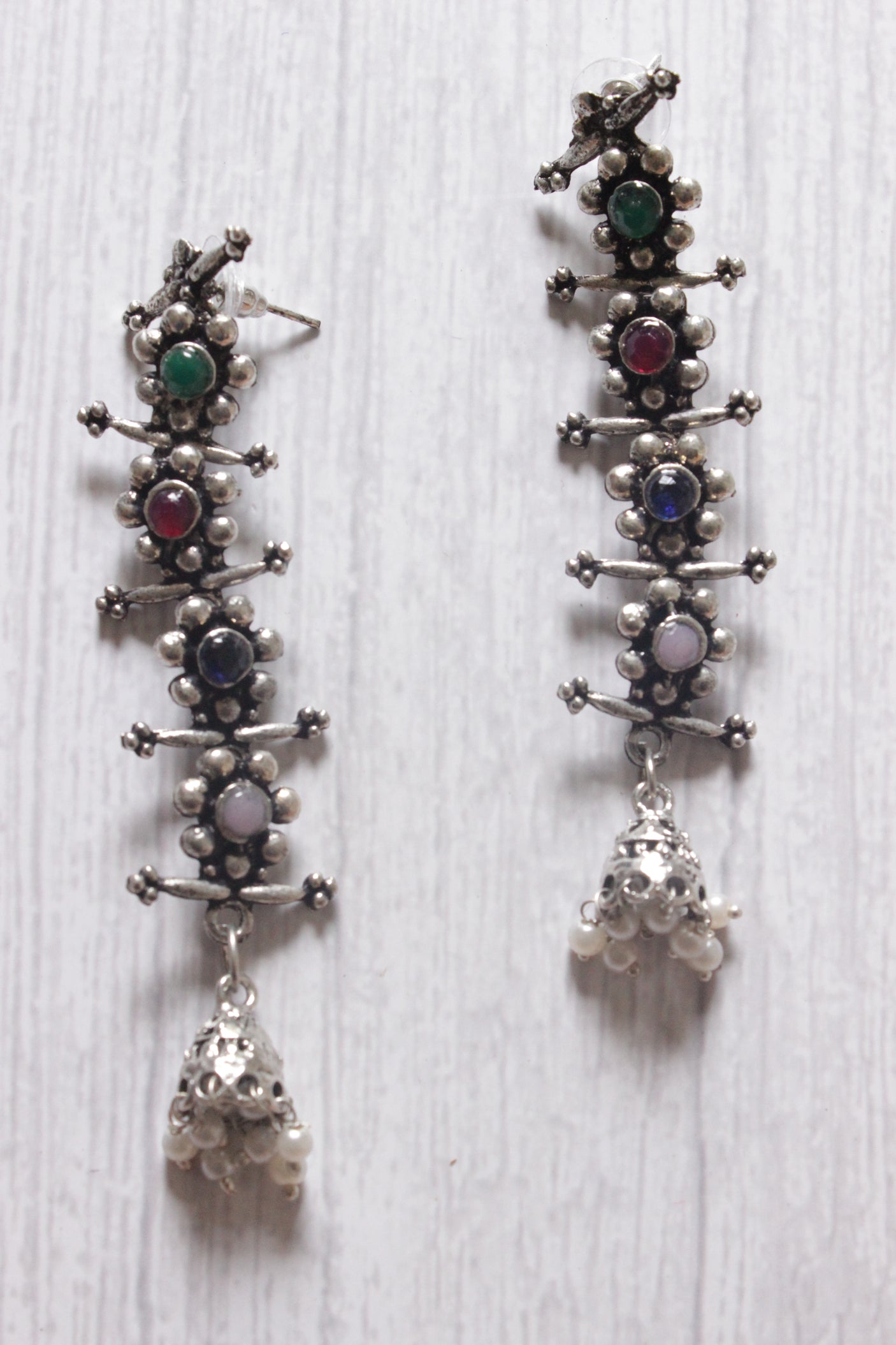 Multi-Color Stones Embedded Thread Closure Necklace Set with Long Dangler Earrings