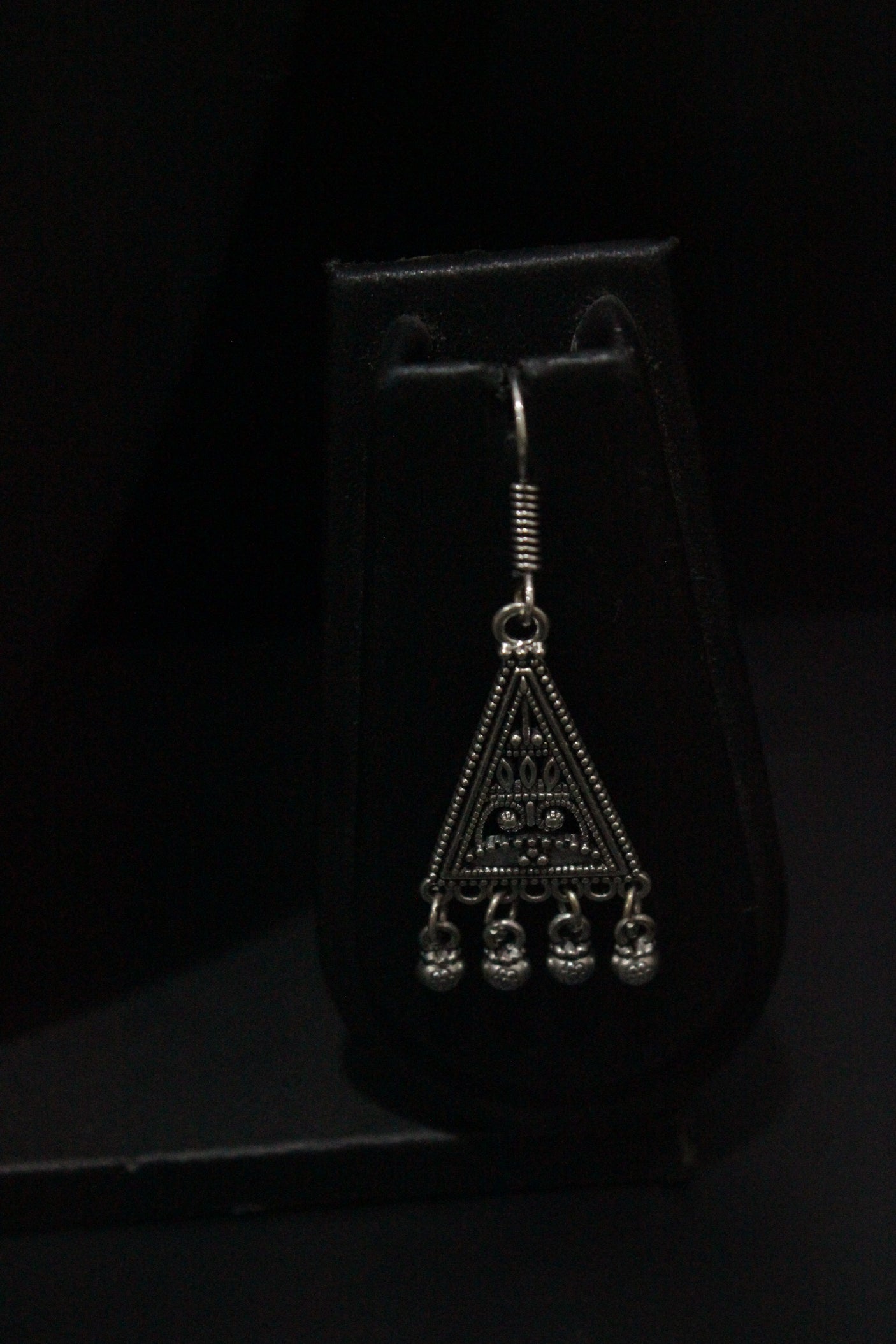 Thread Closure Choker Necklace Set with Peacock Motif Pendant