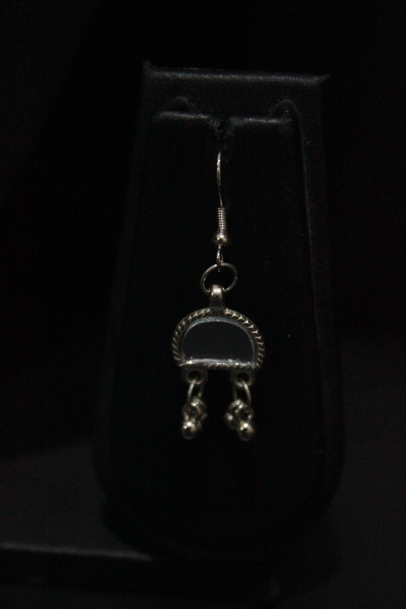 Glass Beads Embedded Metal Choker Necklace Set with Thread Closure