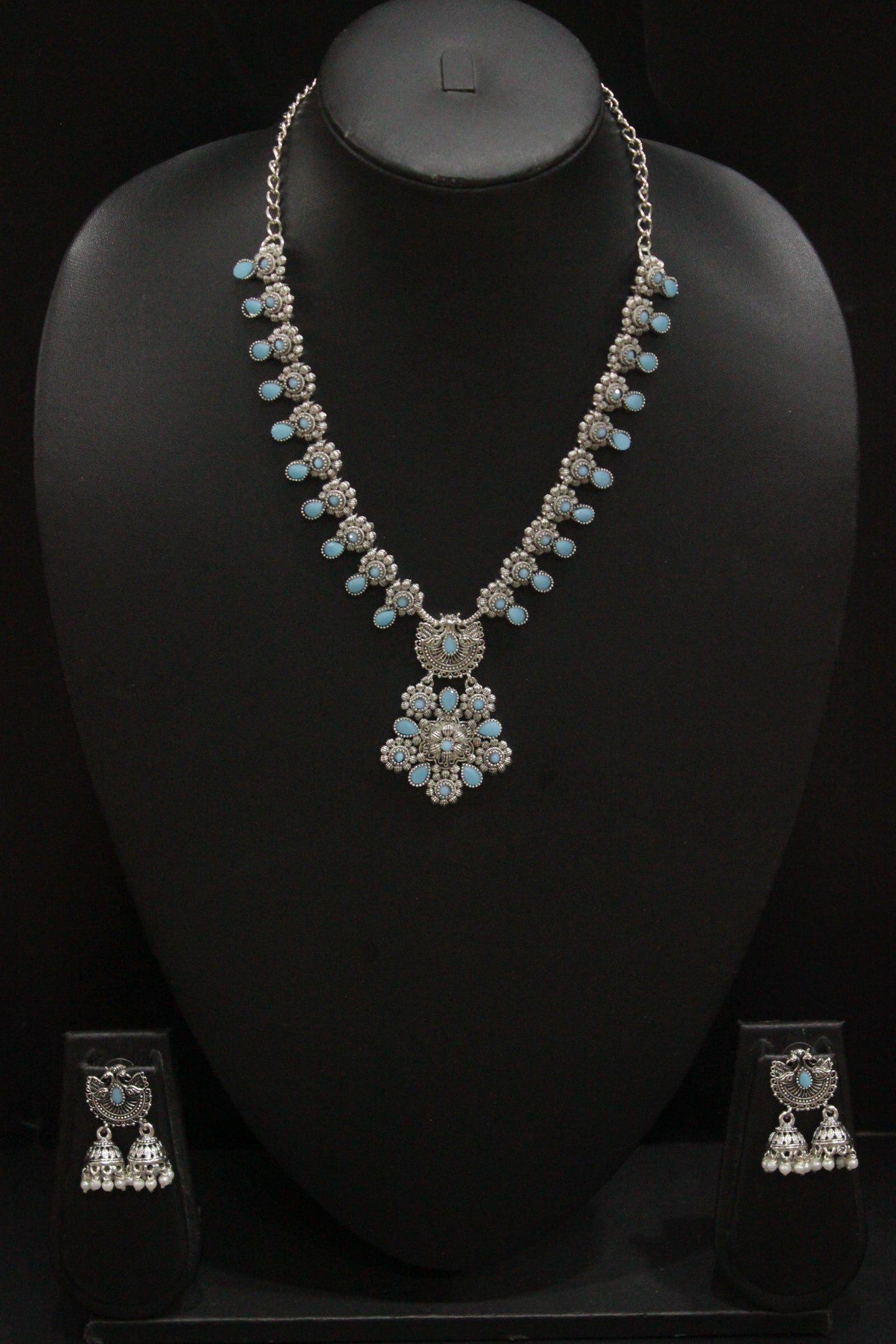 Turquoise Beads Embedded Petite Oxidised Finish Necklace Set