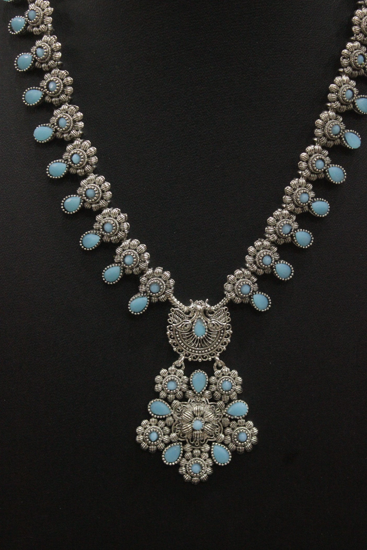 Turquoise Beads Embedded Petite Oxidised Finish Necklace Set