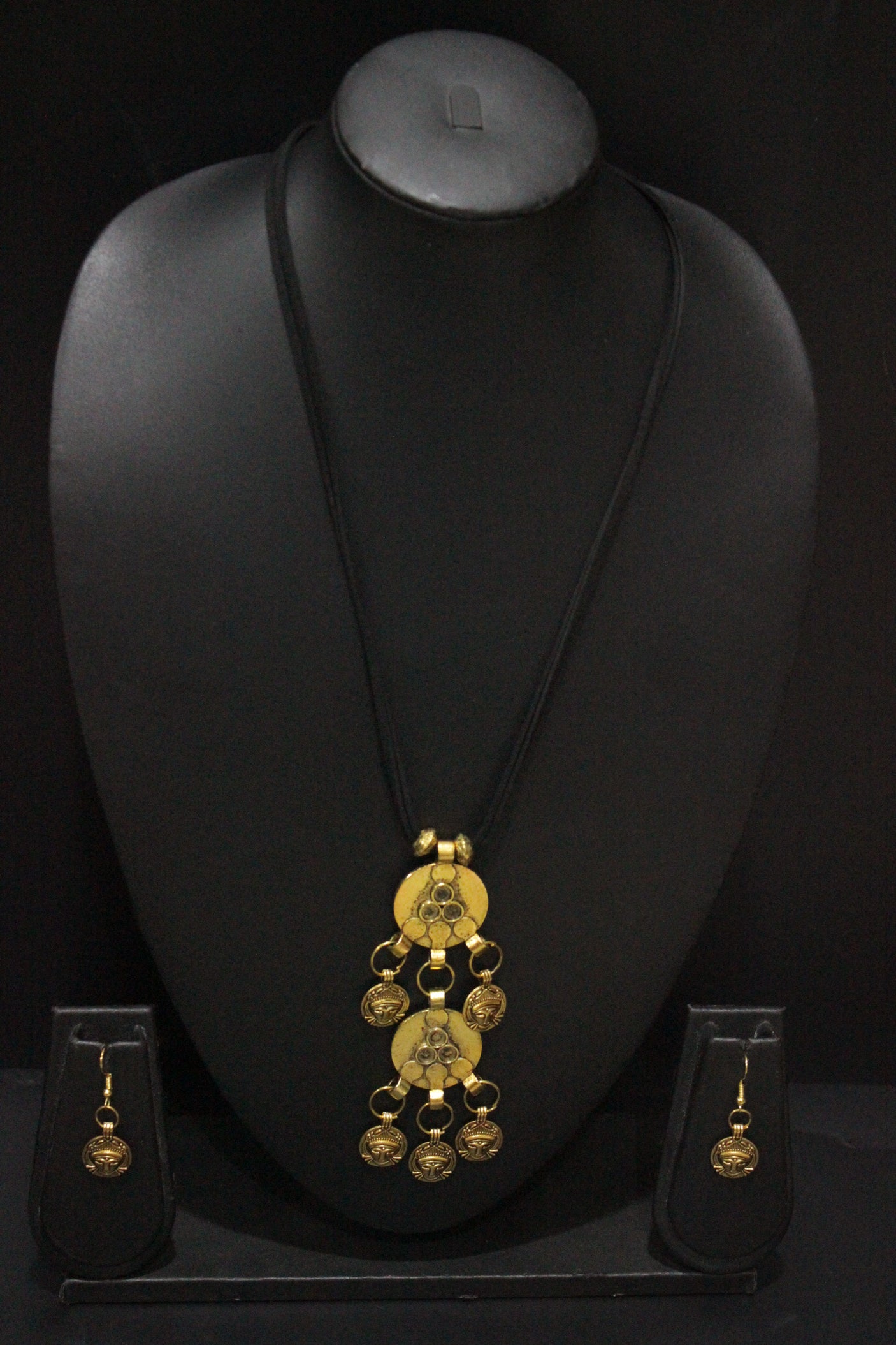 Antique Gold Finish 2 Layer Pendant Rope Closure Handcrafted Necklace Set