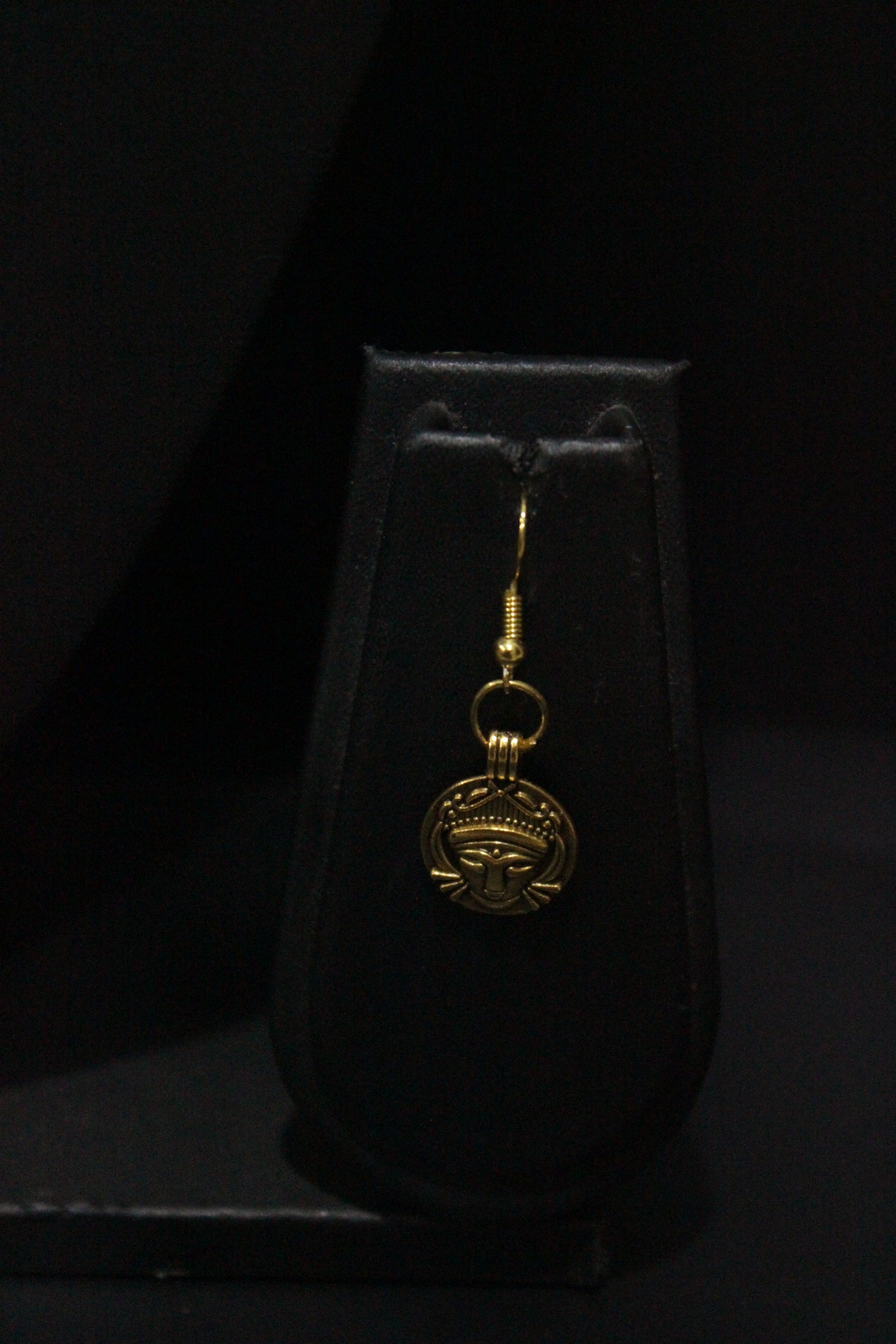 Antique Gold Finish 2 Layer Pendant Rope Closure Handcrafted Necklace Set