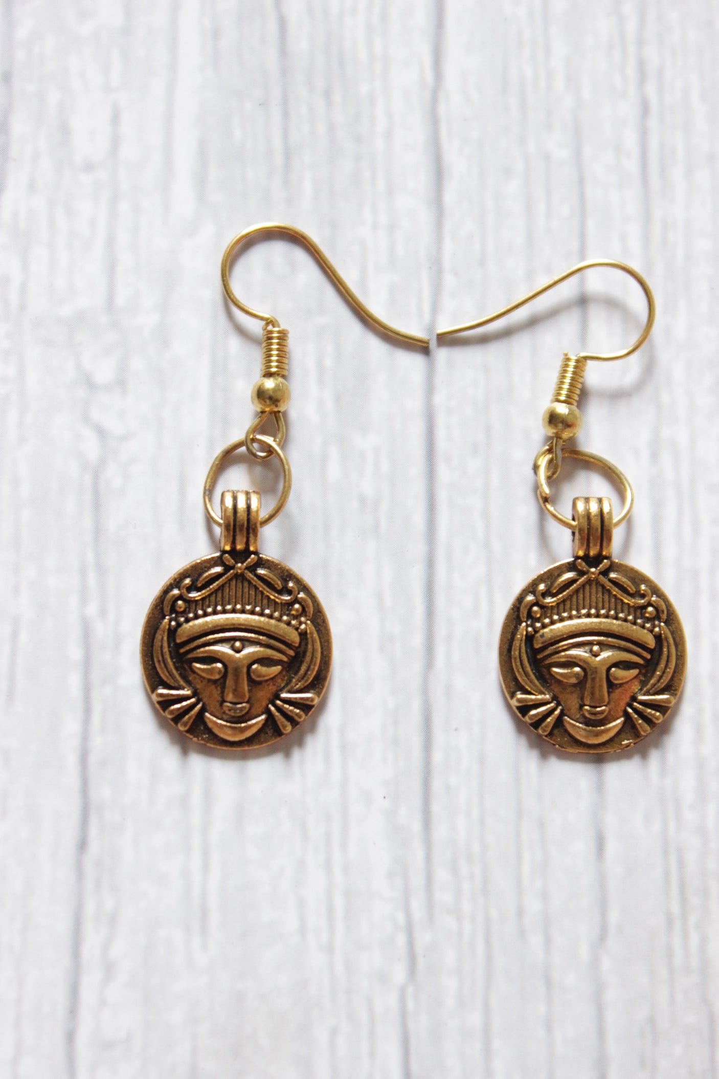 Antique Gold Finish 2 Layer Pendant Rope Closure Handcrafted Necklace Set