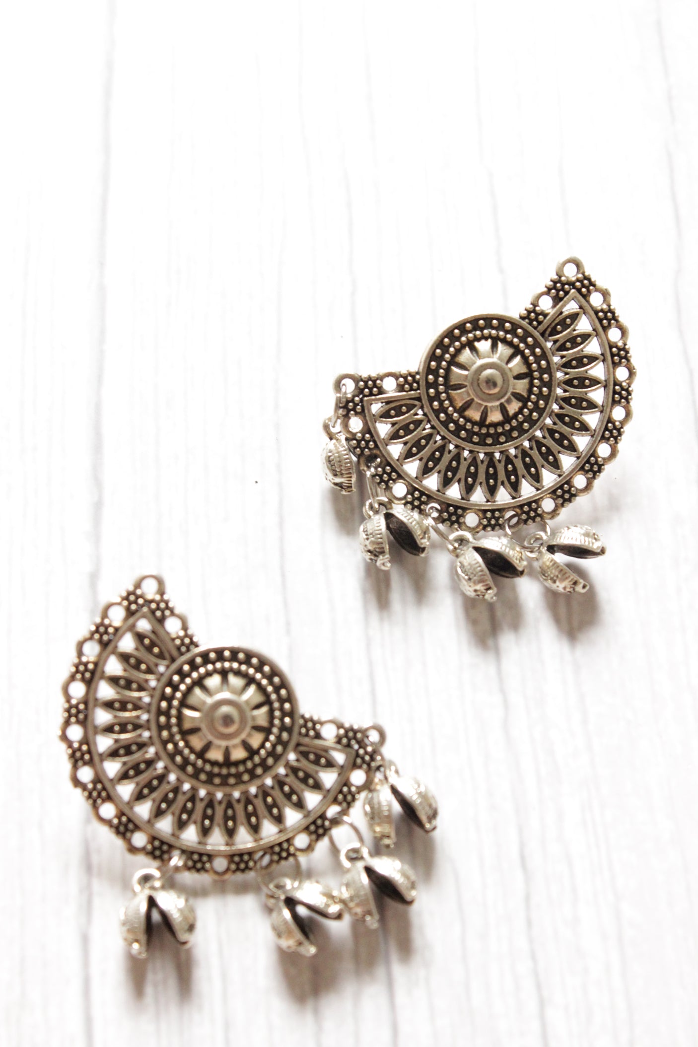 Silver Finish Elaborate Metal Necklace Set with Statement Pendant and Rope Closure