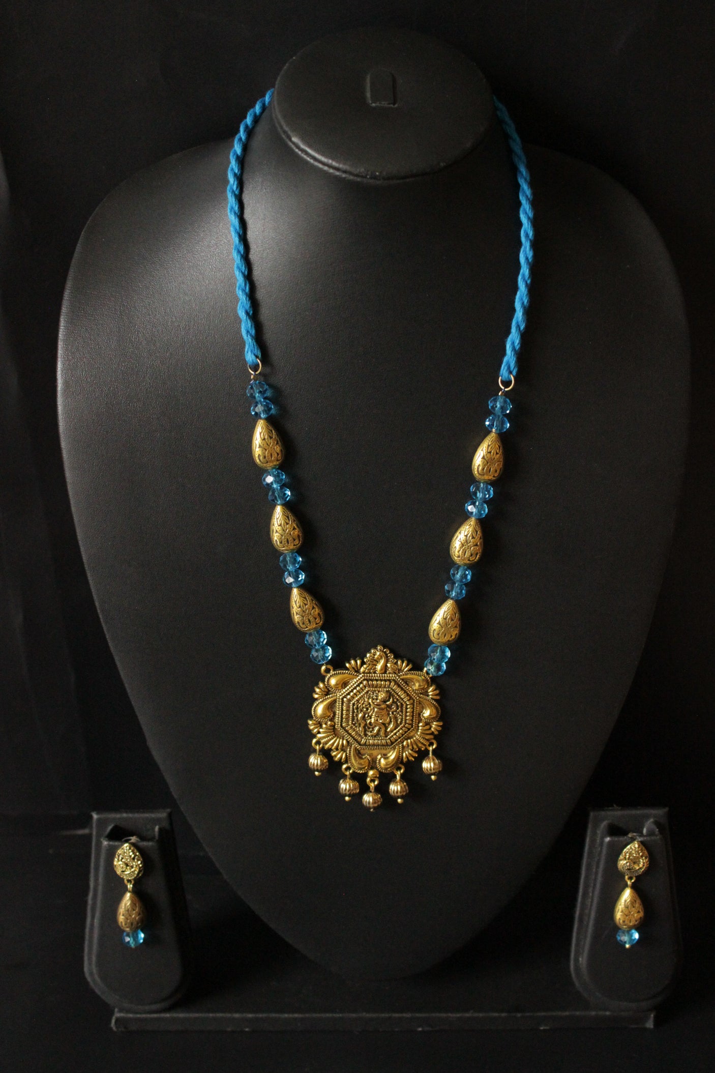 Turquoise Jade Beads Rope Closure Antique Gold Finish Pendant Necklace Set