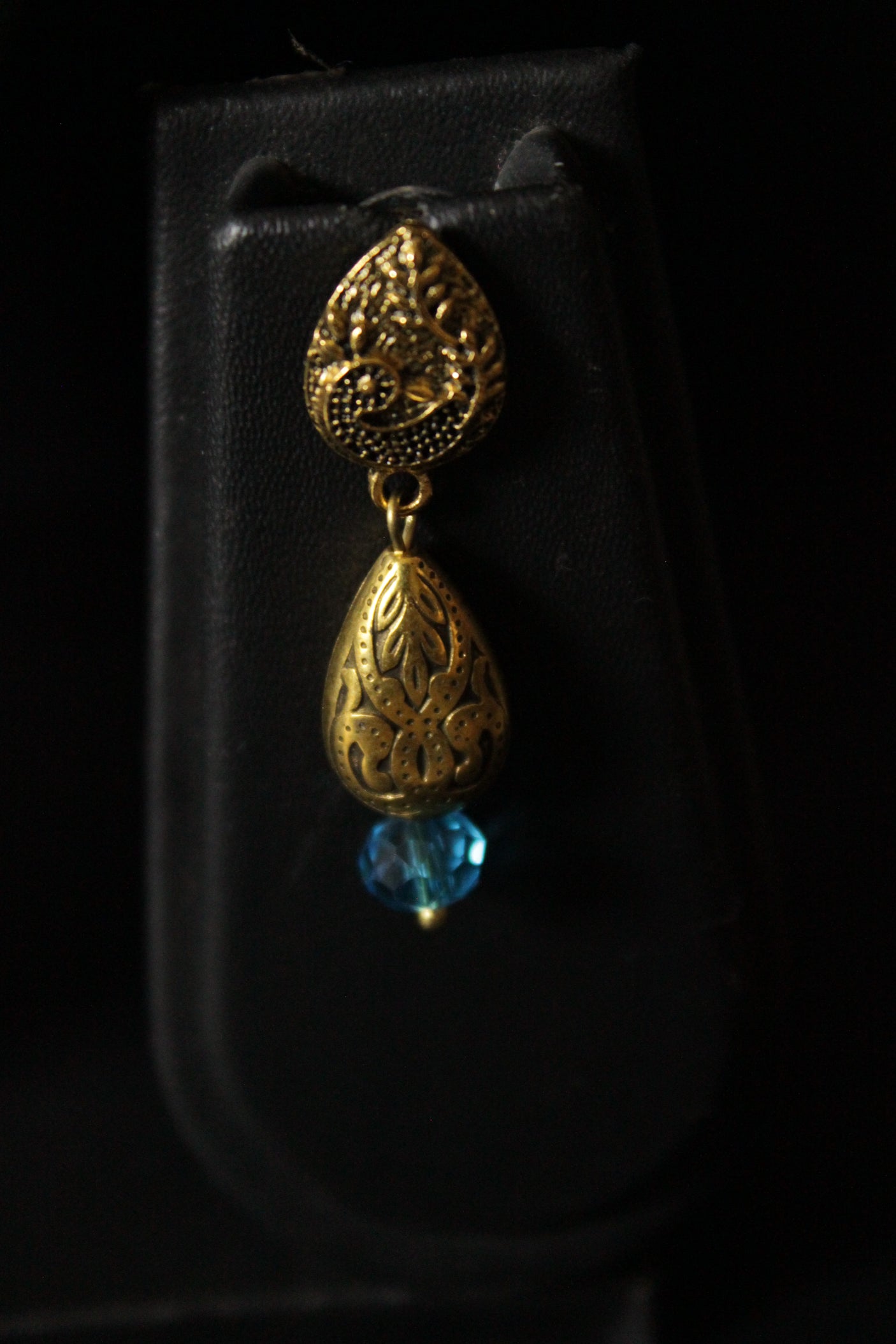 Turquoise Jade Beads Rope Closure Antique Gold Finish Pendant Necklace Set