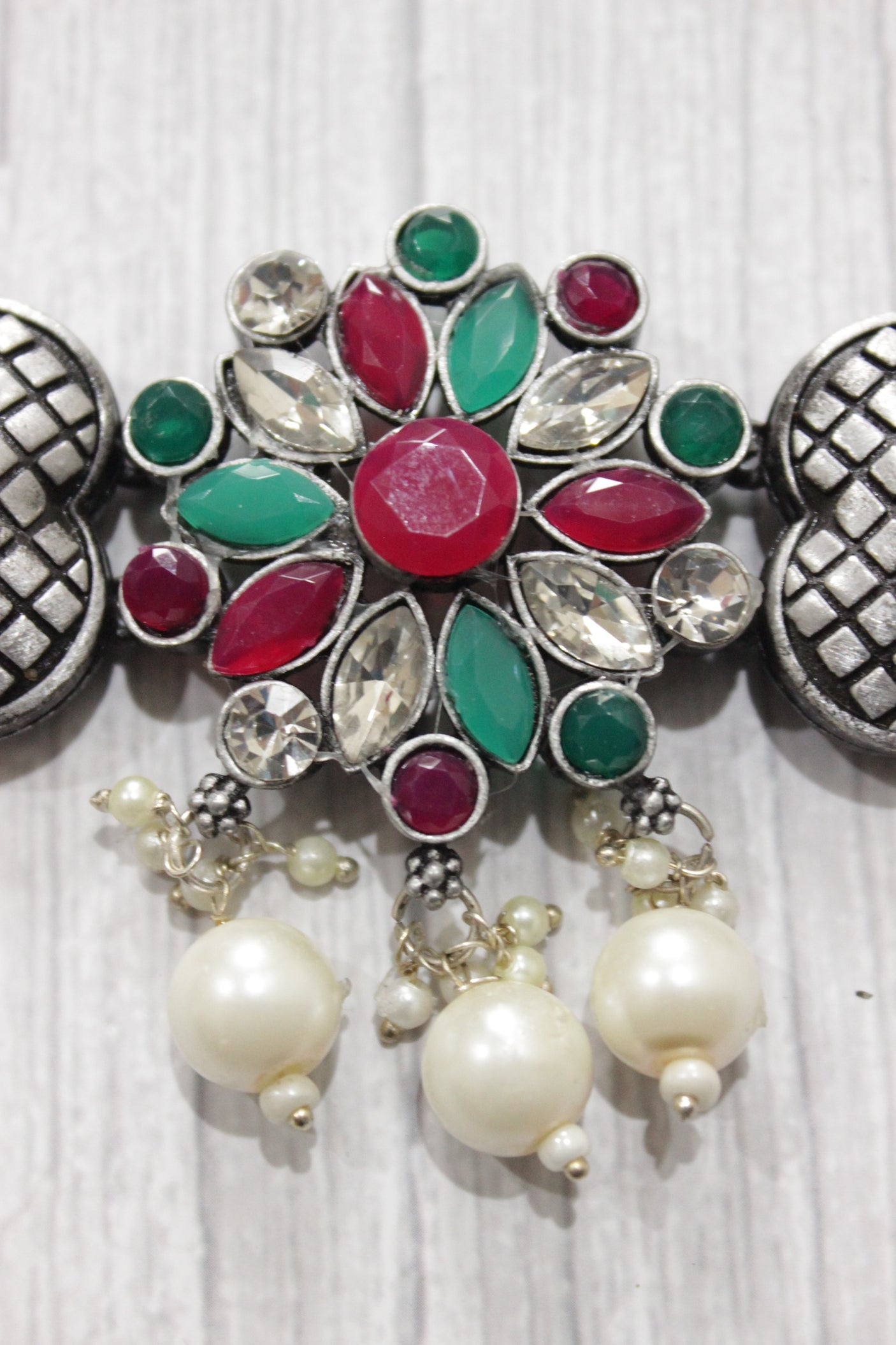 Flower & Heart Motifs Rhinestones Embedded Choker Necklace Set