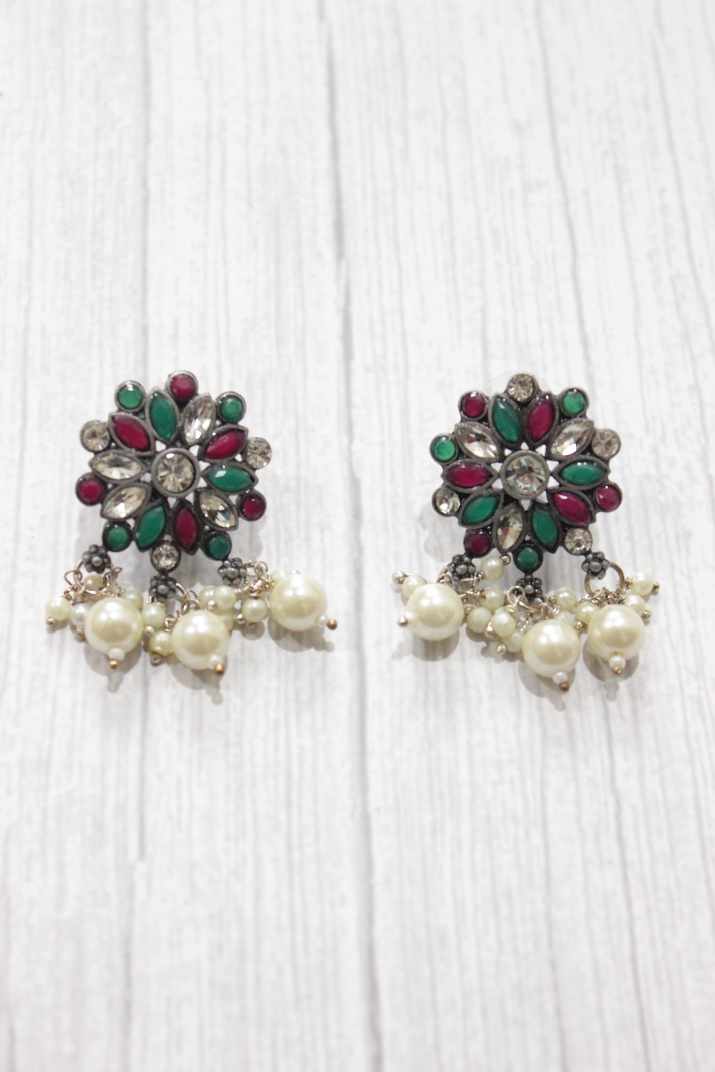 Flower & Heart Motifs Rhinestones Embedded Choker Necklace Set