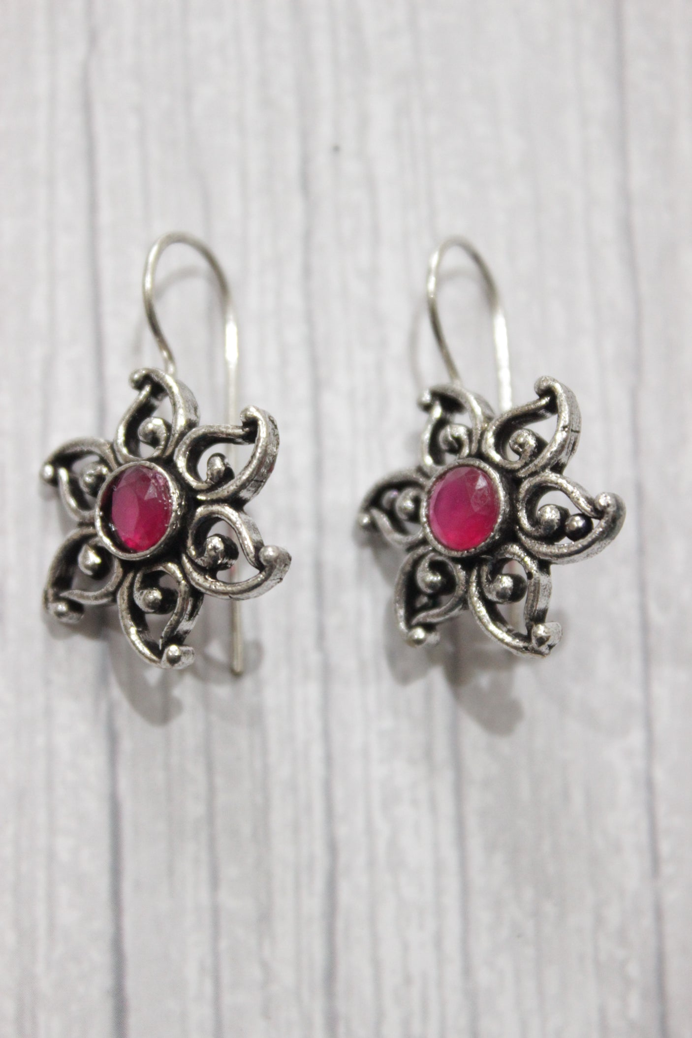 Oxidised Finish Fuchsia Glass Stones Embedded Metal Necklace Set