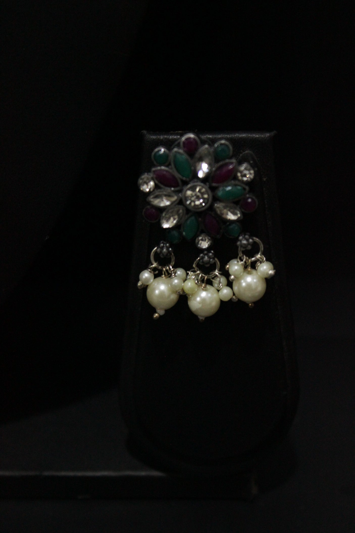 Flower & Heart Motifs Rhinestones Embedded Choker Necklace Set