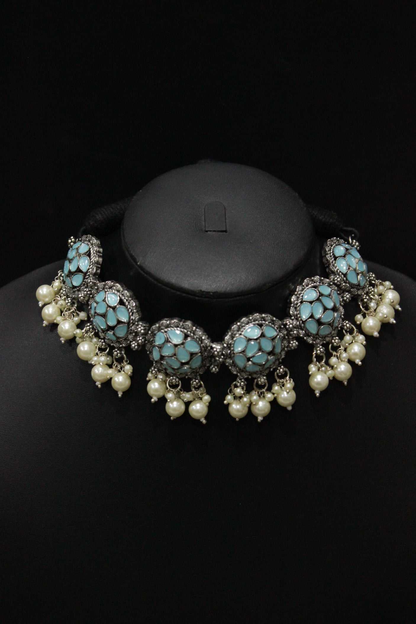 Turquoise Rhinestones Embedded Thread Closure Choker Necklace Set