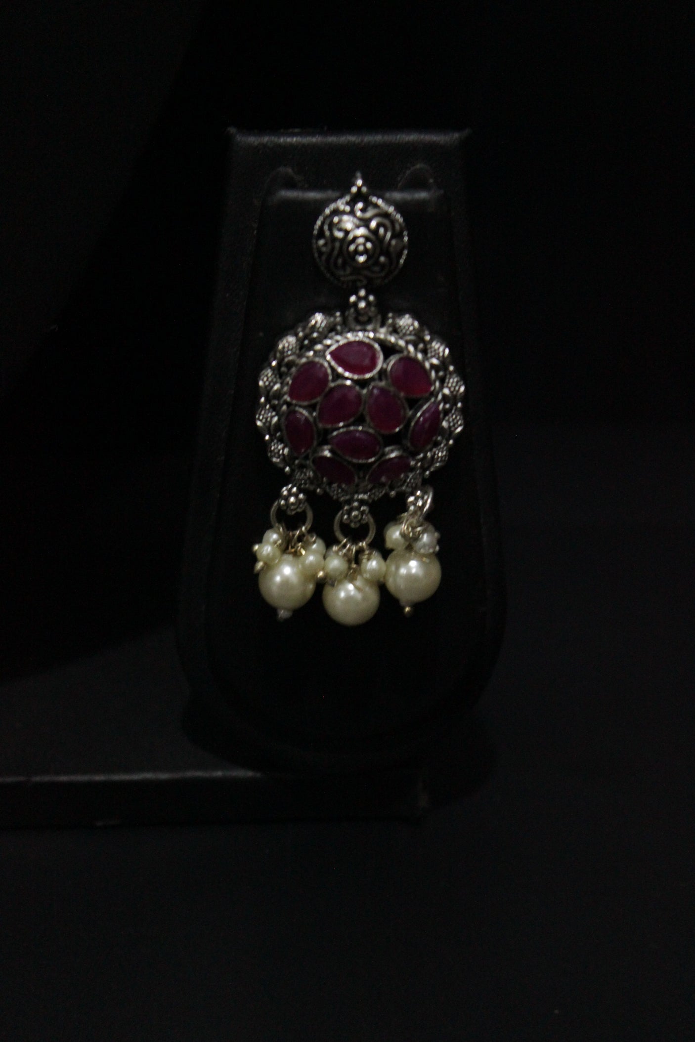 Vibrant Festive Choker Necklace Set with Fuchsia Glass Beads and Thread Closure