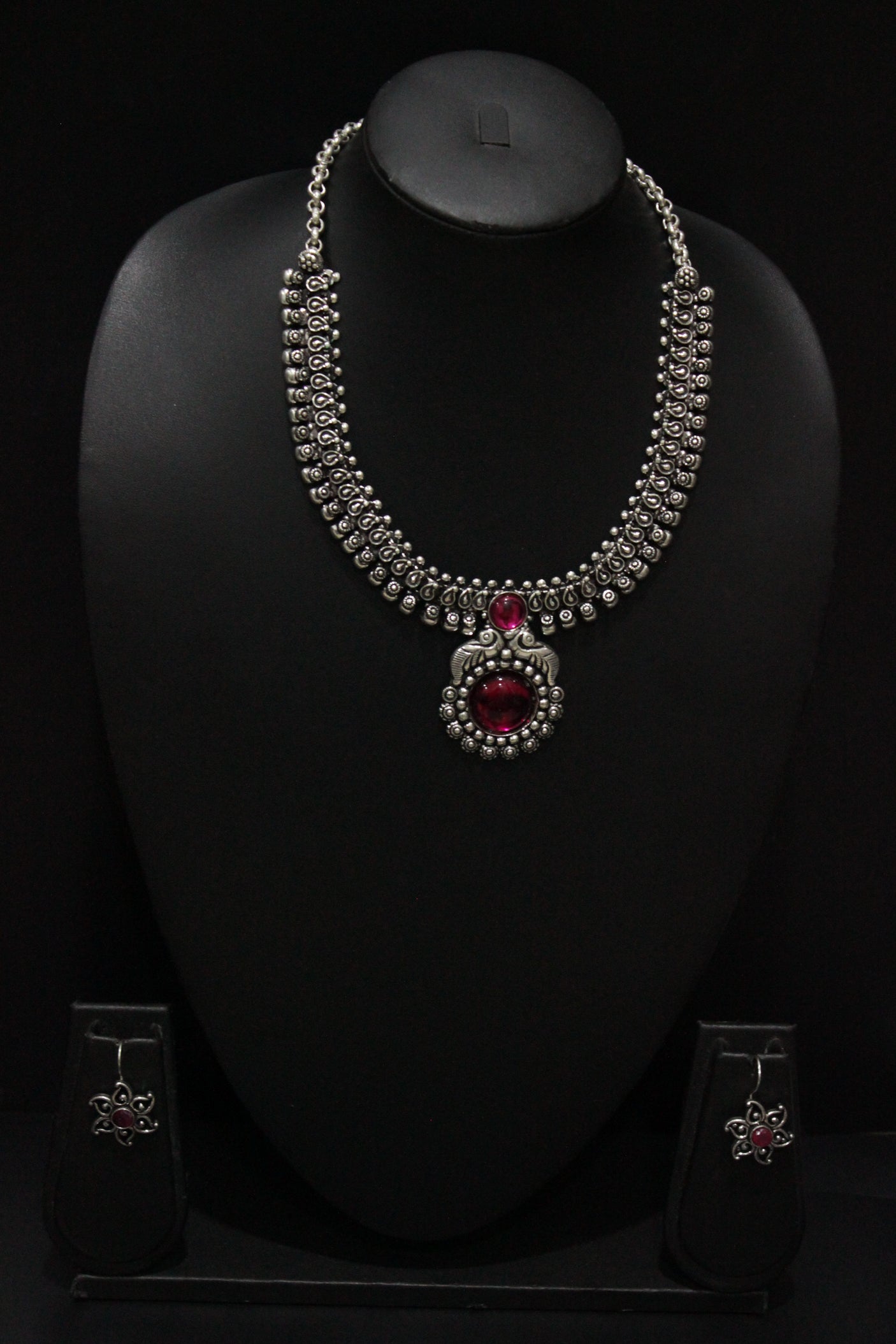 Oxidised Finish Fuchsia Glass Stones Embedded Metal Necklace Set