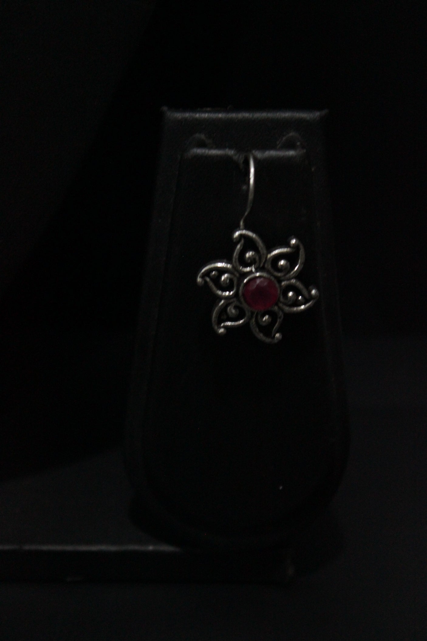 Oxidised Finish Fuchsia Glass Stones Embedded Metal Necklace Set