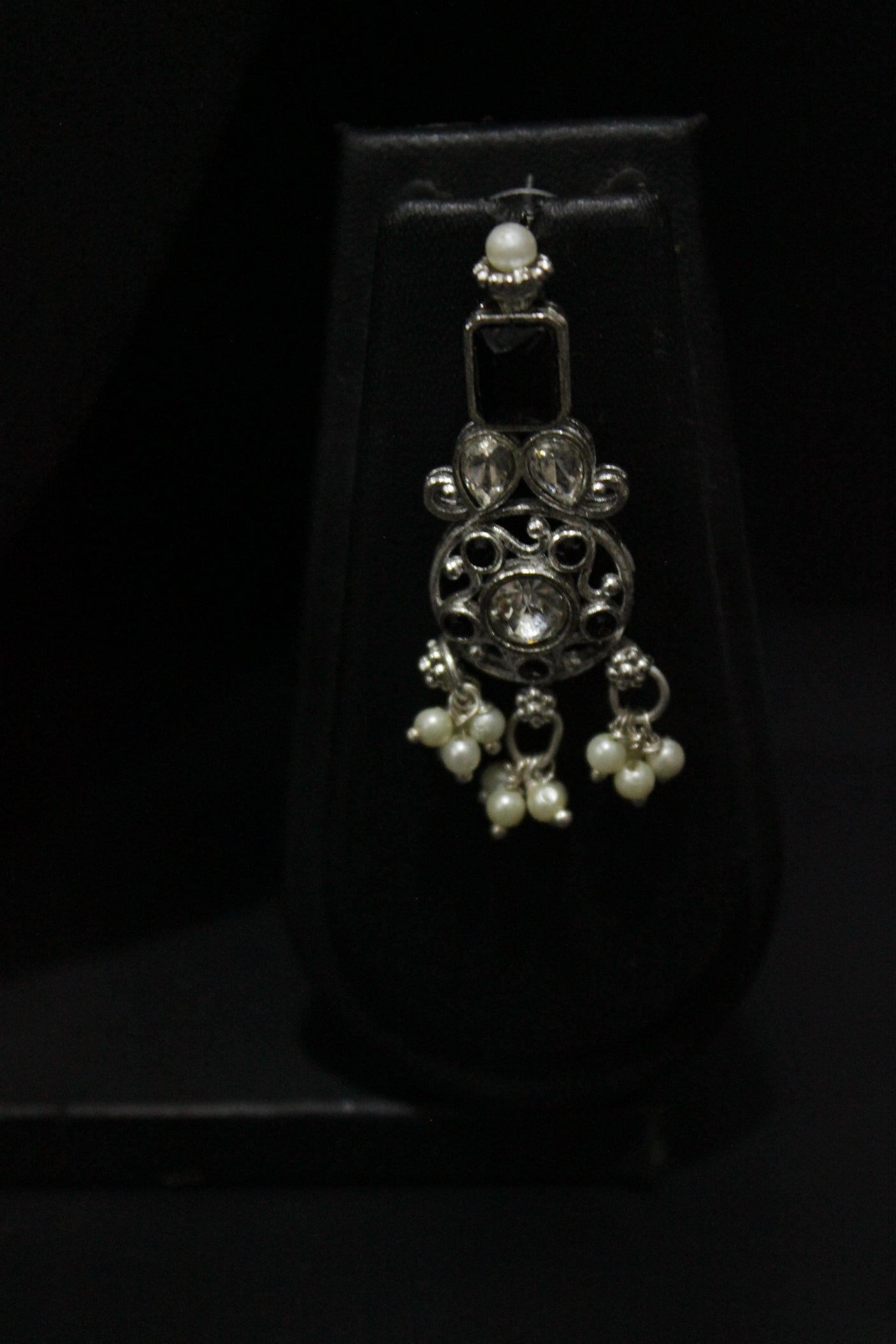 Black Rhinestones Embedded Elegant Choker Necklace Set