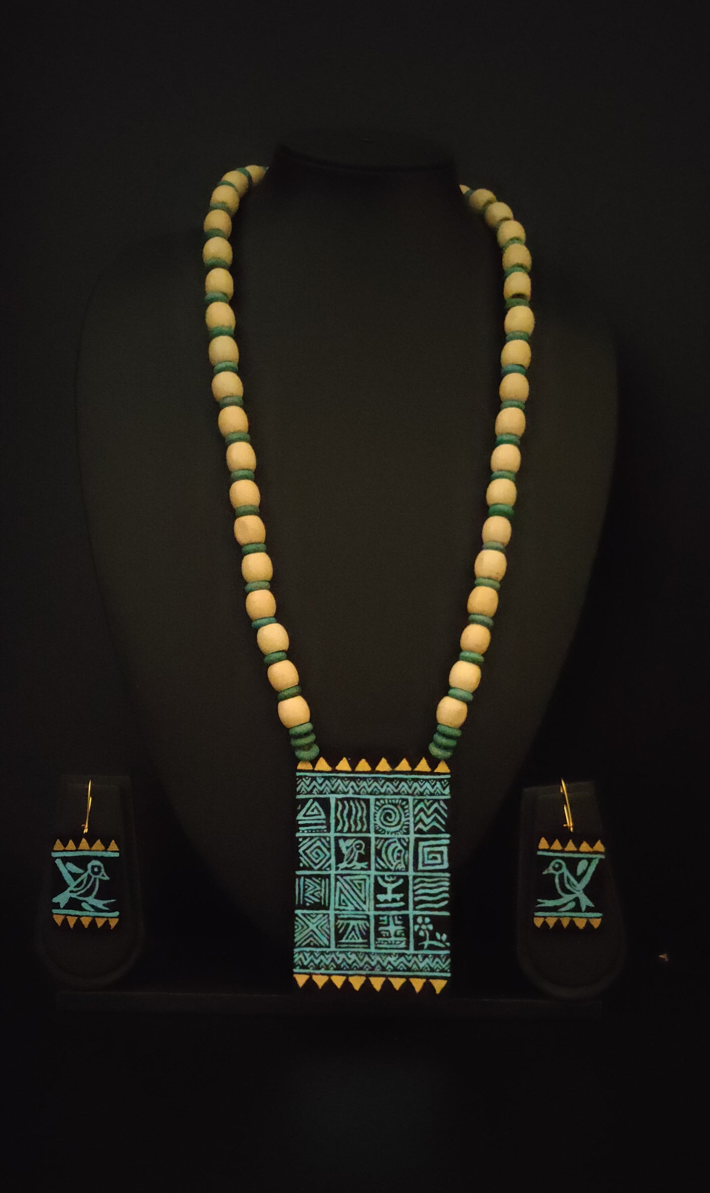 Wooden Beads Fabric Necklace Set with Handpainted Nature Motifs (Black)