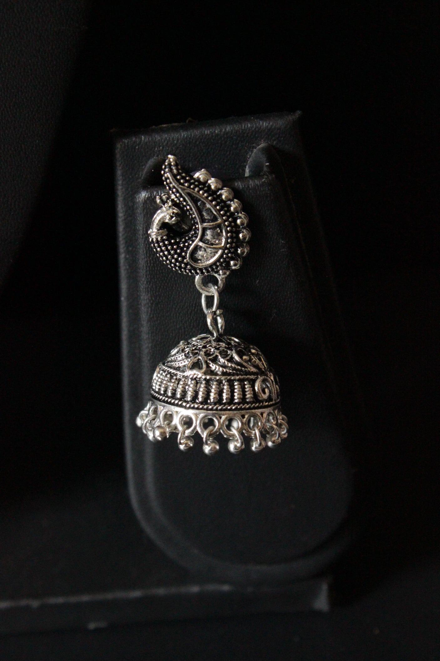 Ganesha Pendant Handcrafted Red Threads Silver Finish Necklace Set