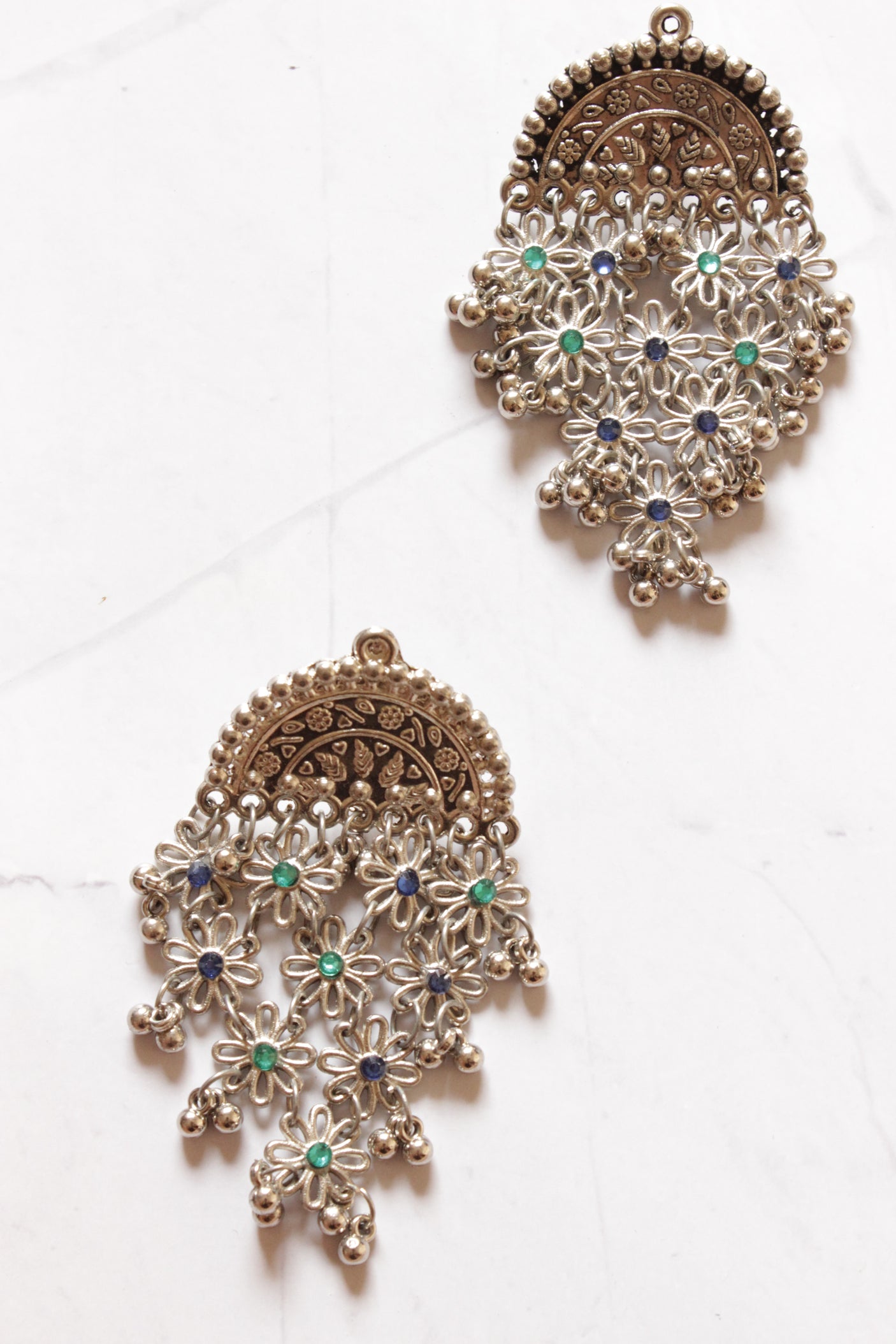 Silver FInish Green Stones Embedded Flower Motifs Adjustable Thread Closure Statement Necklace Set