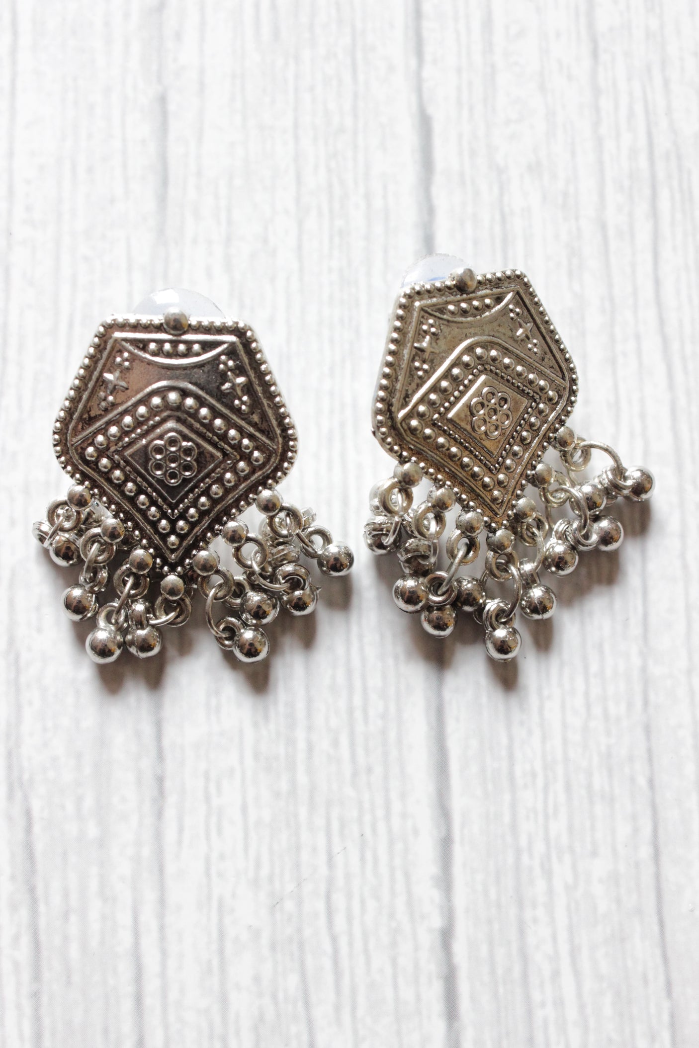 Stringed Black Beads Elephant Motif Pendant Long Necklace Set